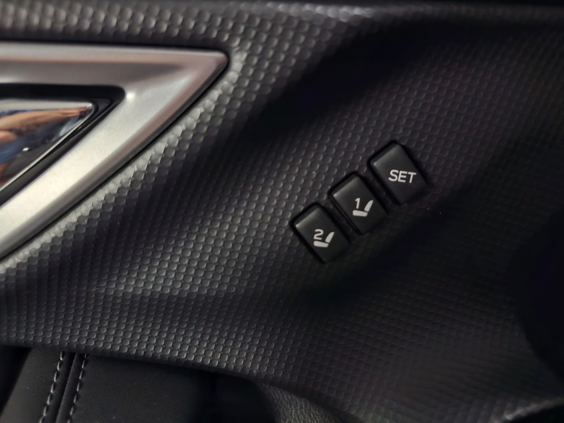 SUBARU Forester 2.0i e-Boxer Luxury Lineartronic-image-12