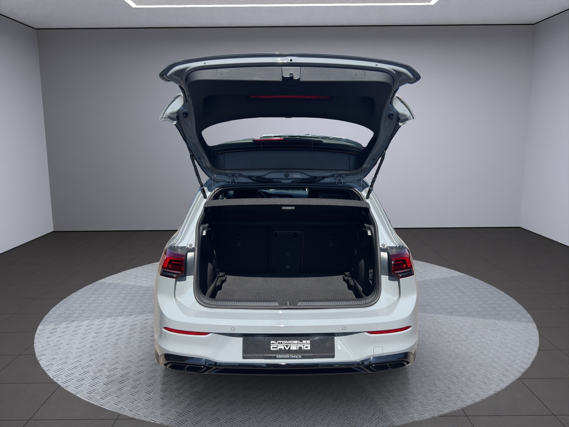 VW Golf 1.5 eTSI mHEV ACT R-Line DSG-image-16