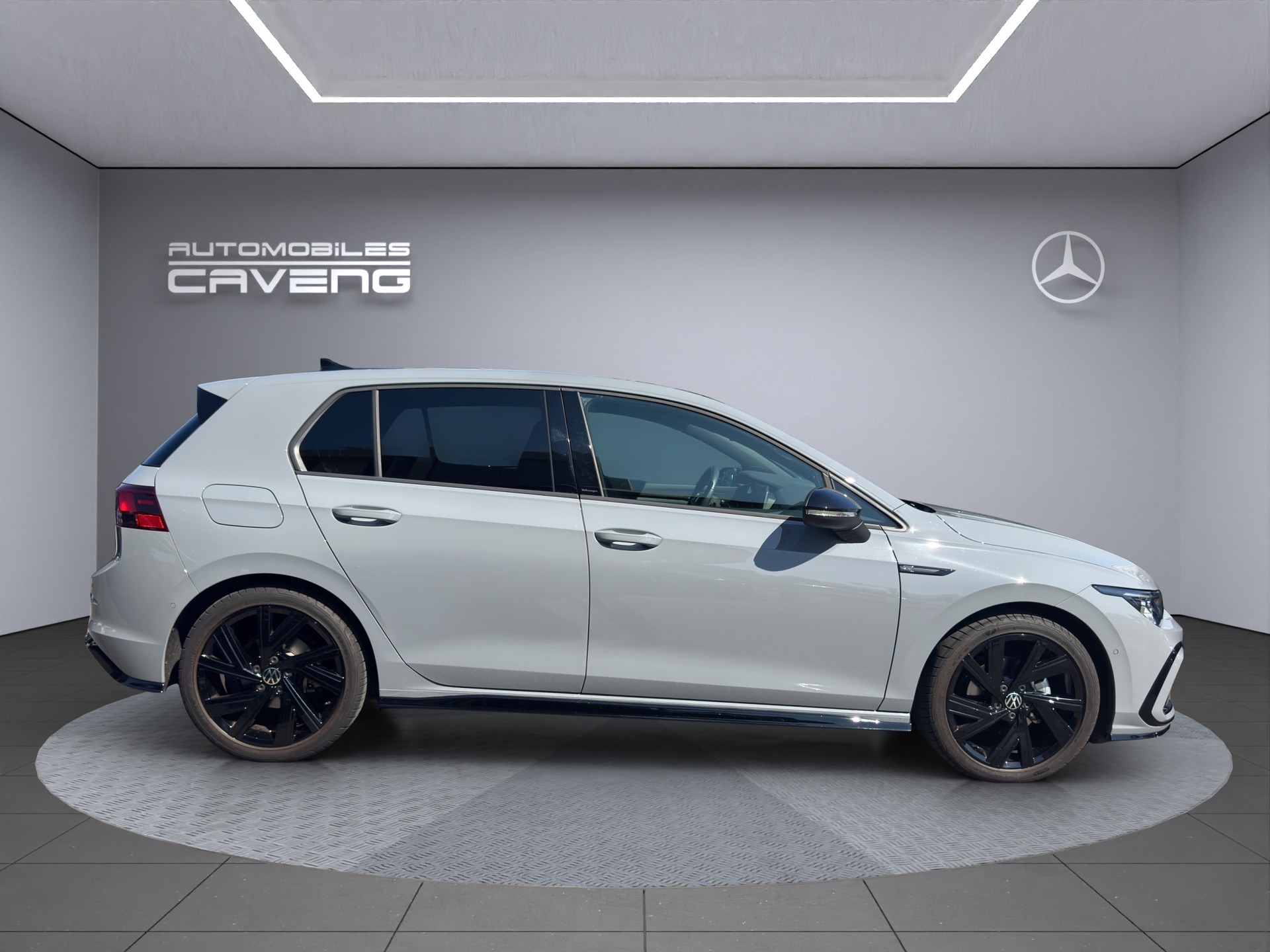 VW Golf 1.5 eTSI mHEV ACT R-Line DSG-image-5
