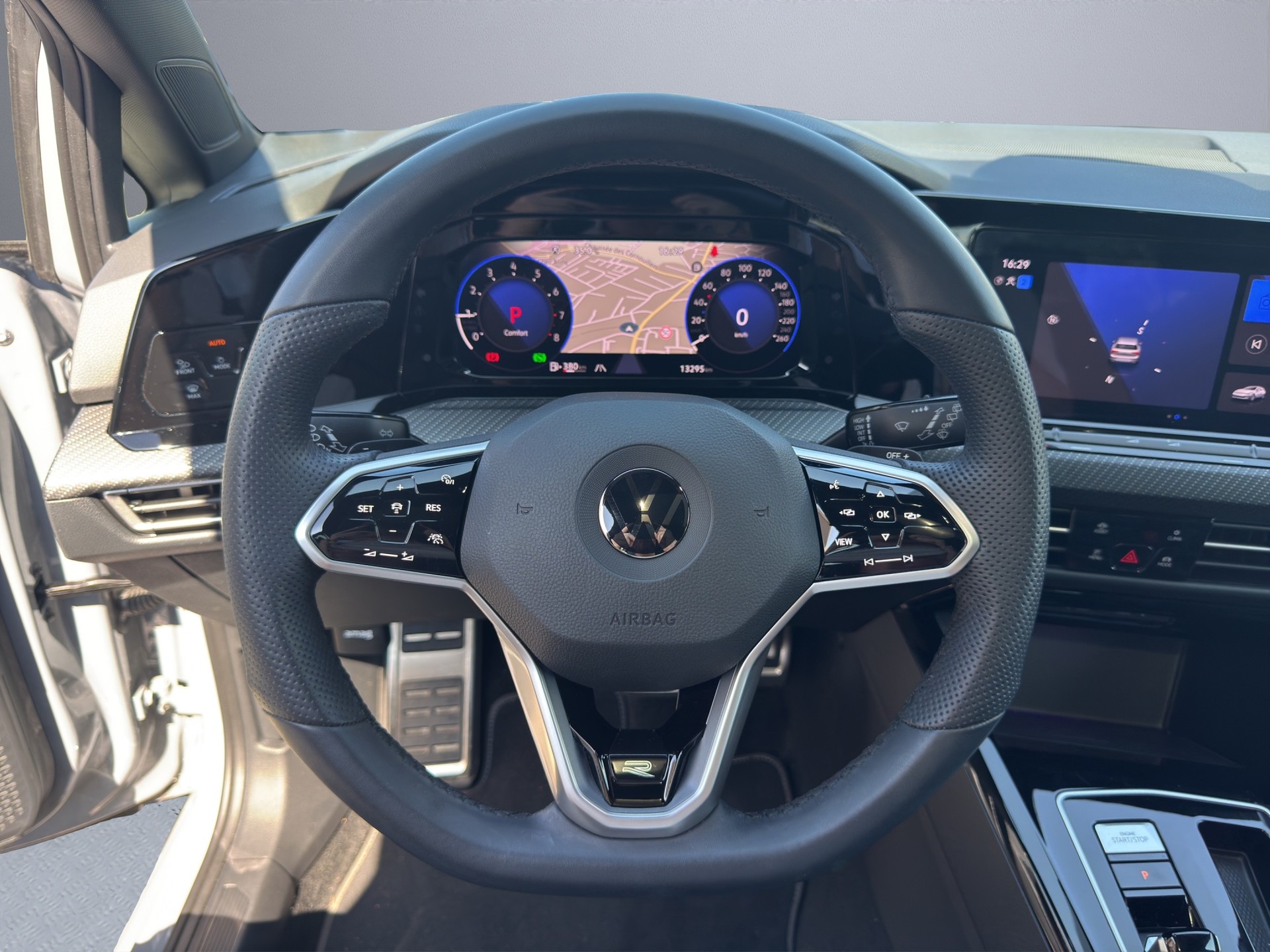 VW Golf 1.5 eTSI mHEV ACT R-Line DSG-image-10