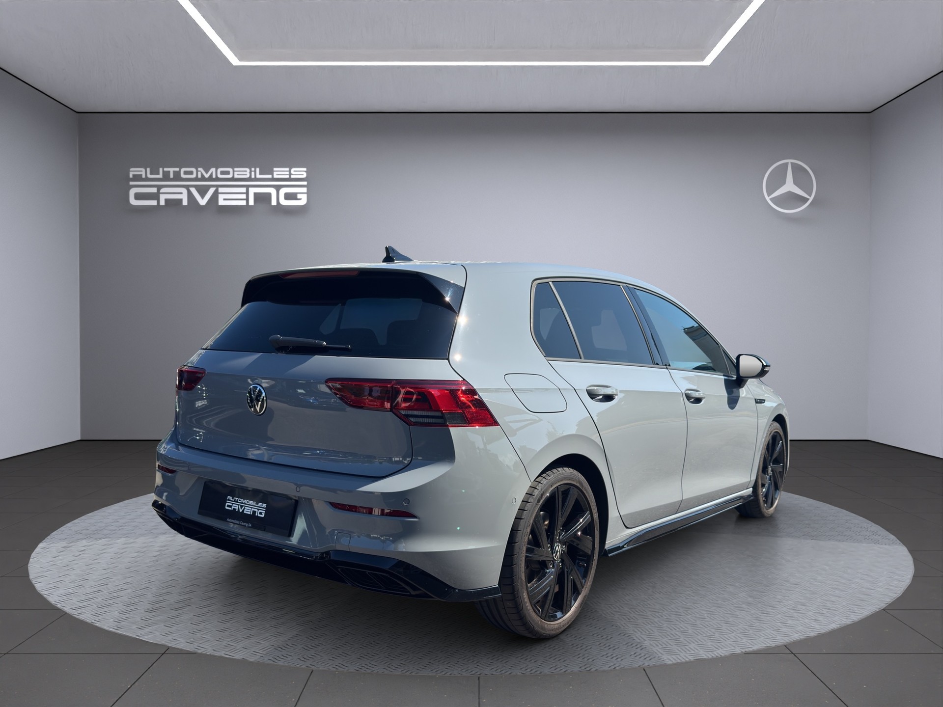 VW Golf 1.5 eTSI mHEV ACT R-Line DSG-image-4