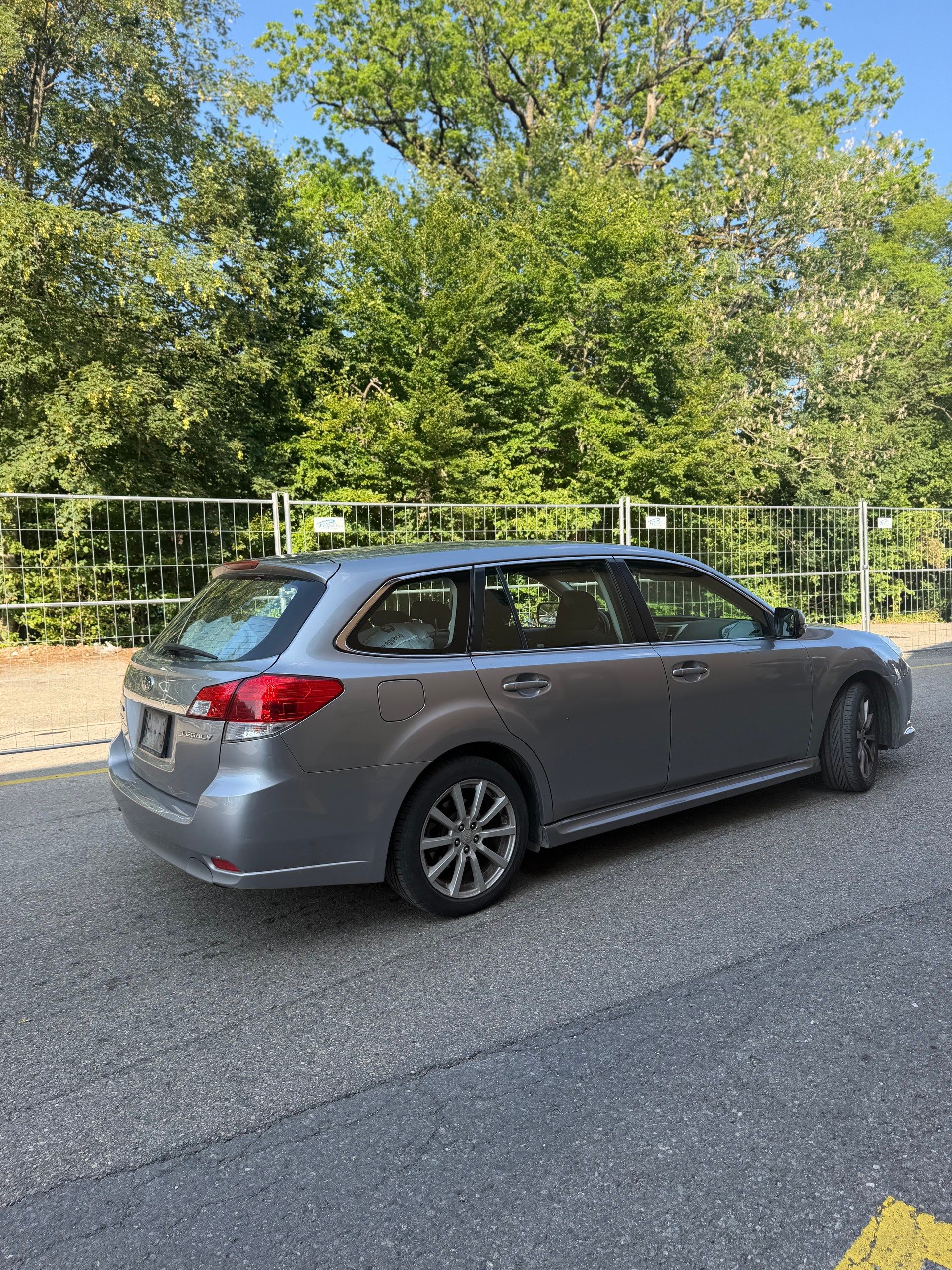 SUBARU Legacy 2.5i Swiss AWD Lineartronic-image-2