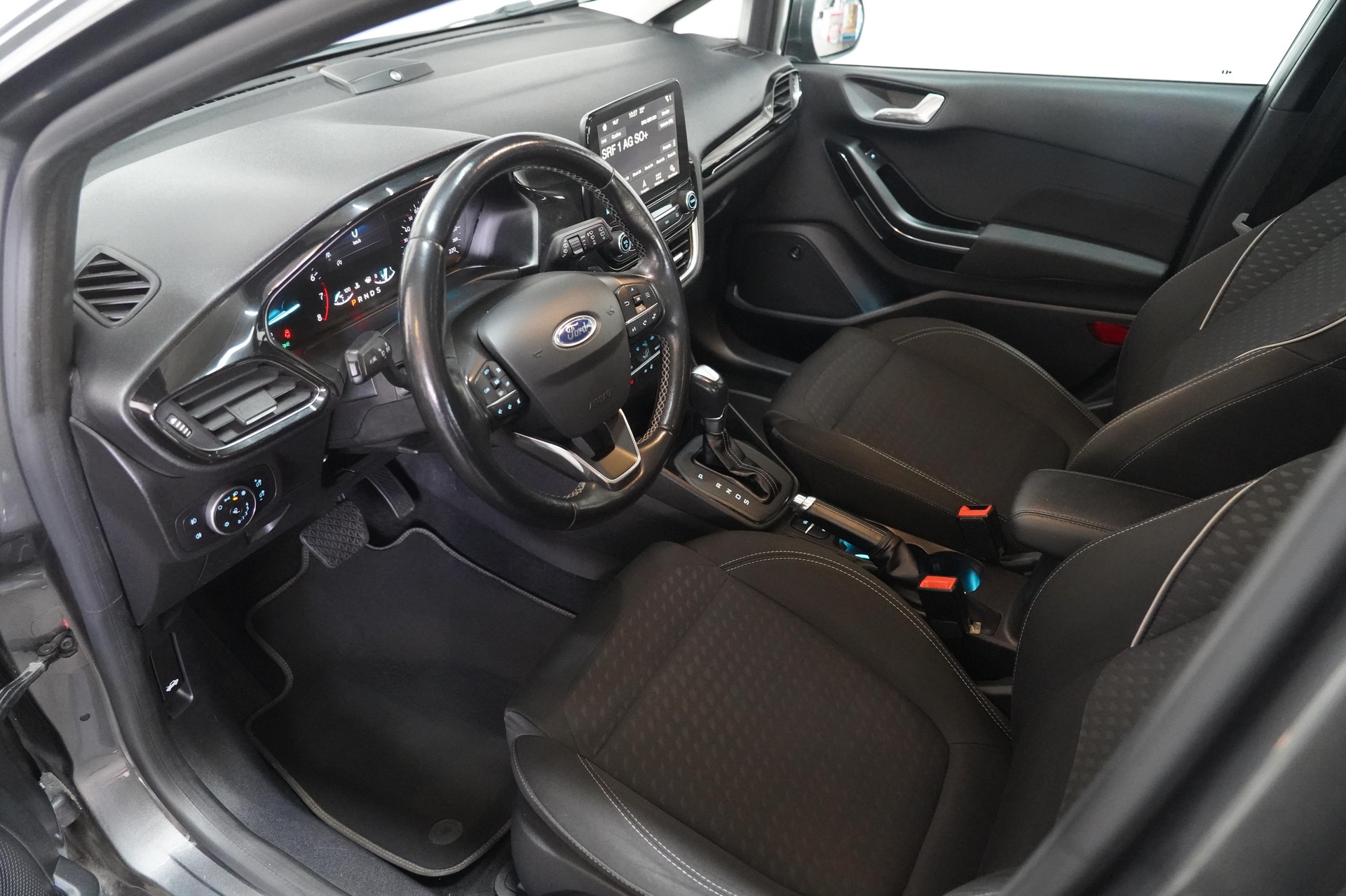 FORD Fiesta 1.0 SCTi Business Automat-image-9