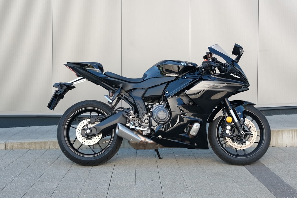 YAMAHA R7 ABS