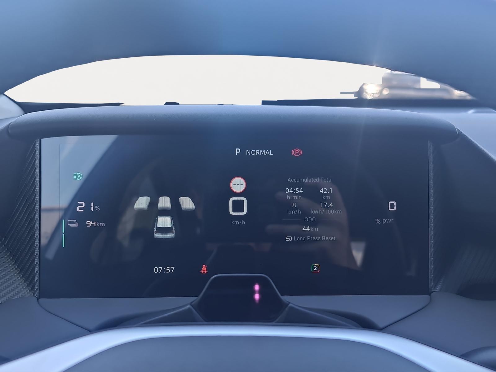 MG 4 EV 64kWh Premium Facelift-image-10
