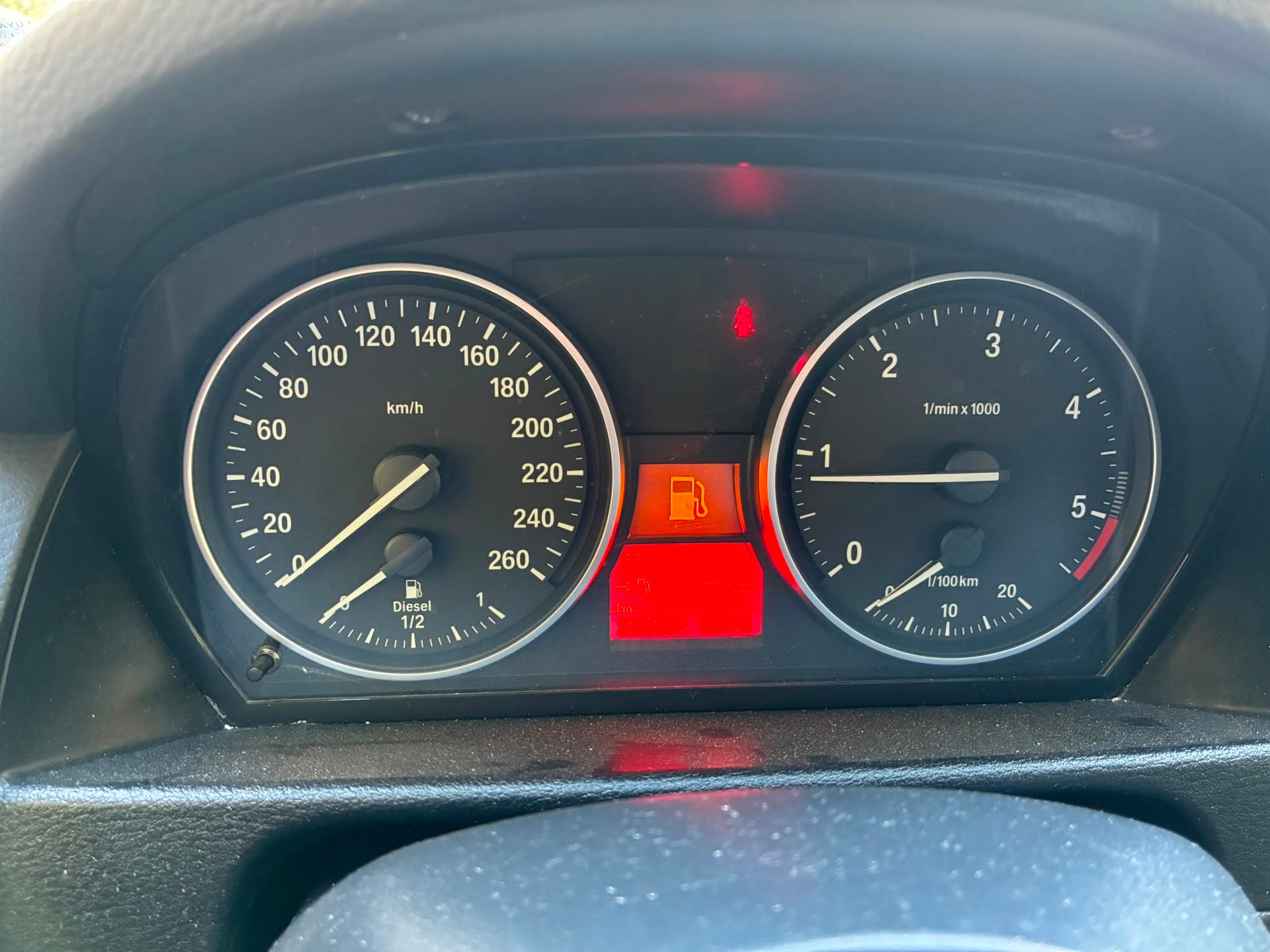BMW X1 xDrive 18d-image-11