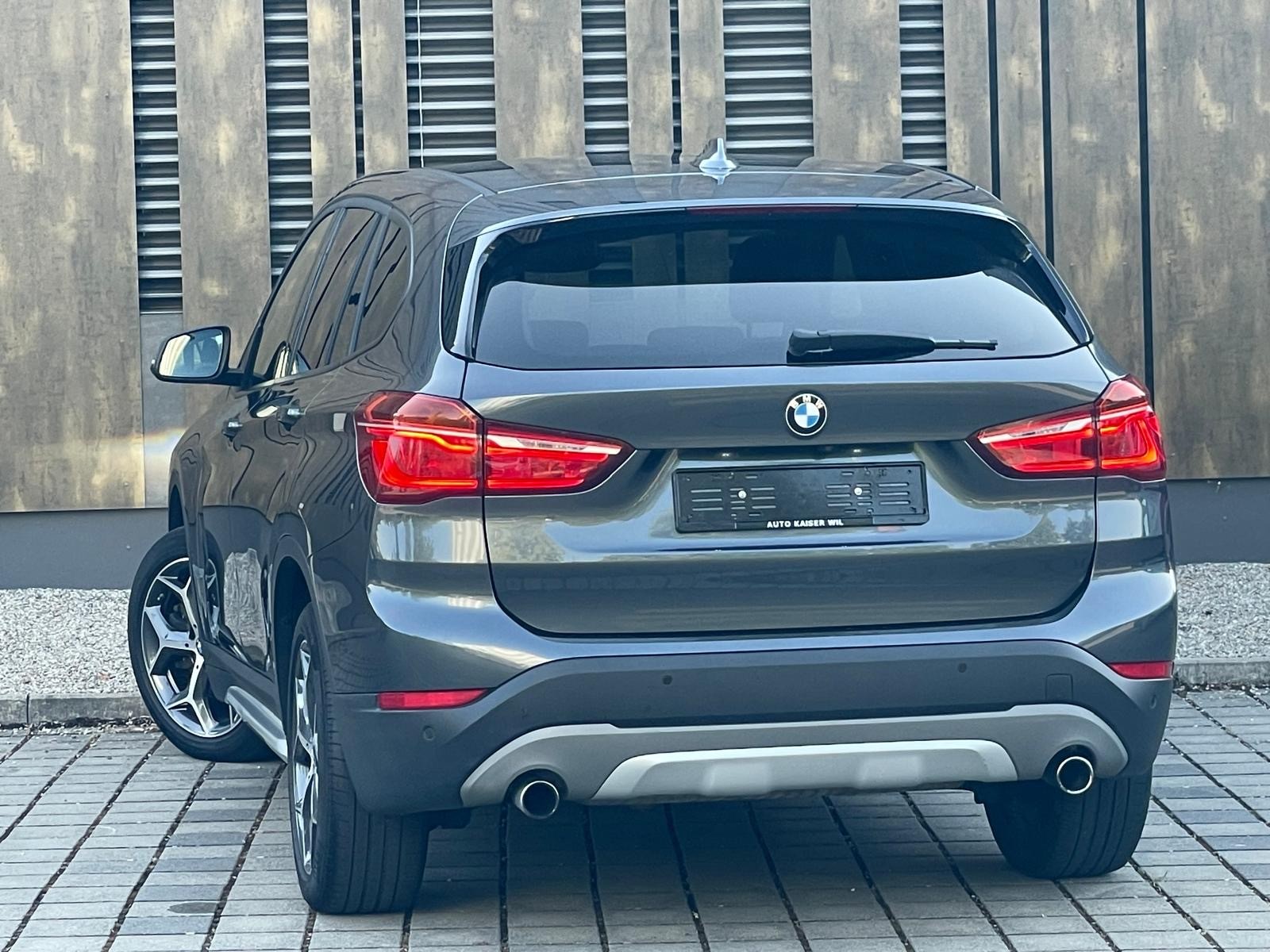 BMW X1 xDrive 25i Steptronic-image-9