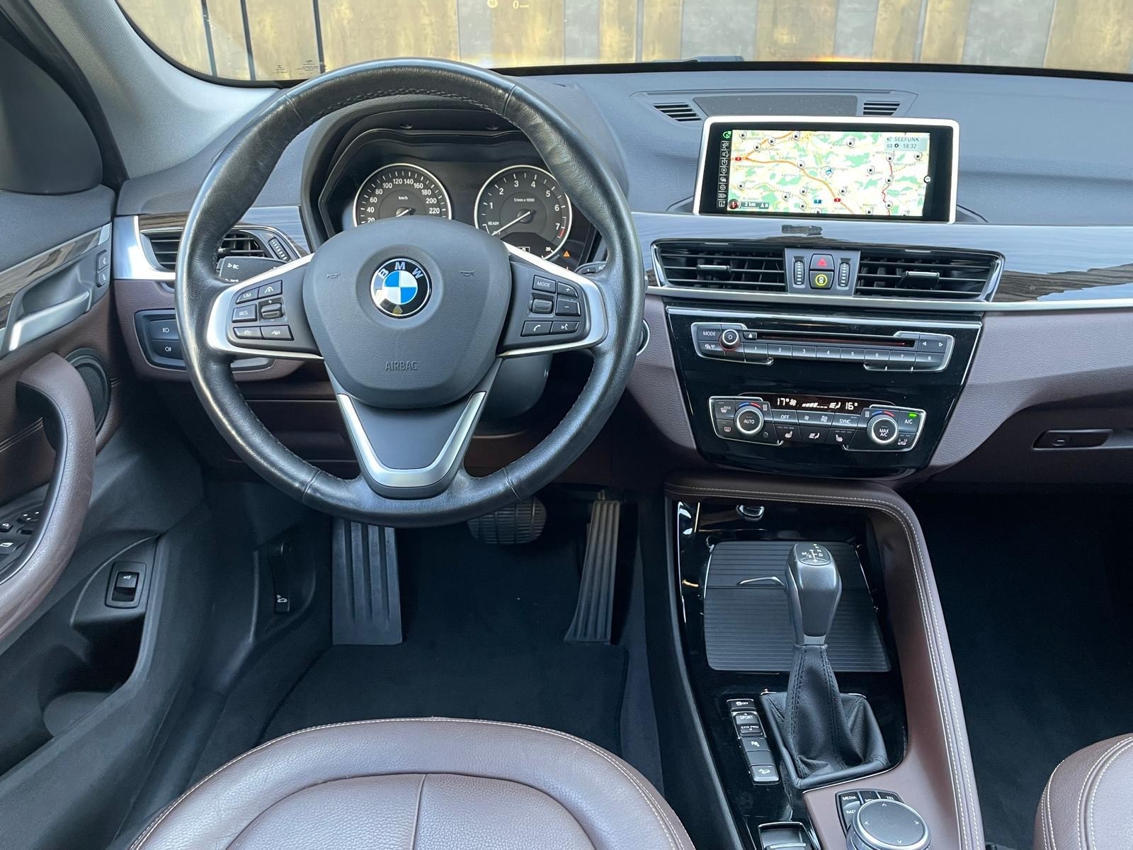 BMW X1 xDrive 25i Steptronic-image-16
