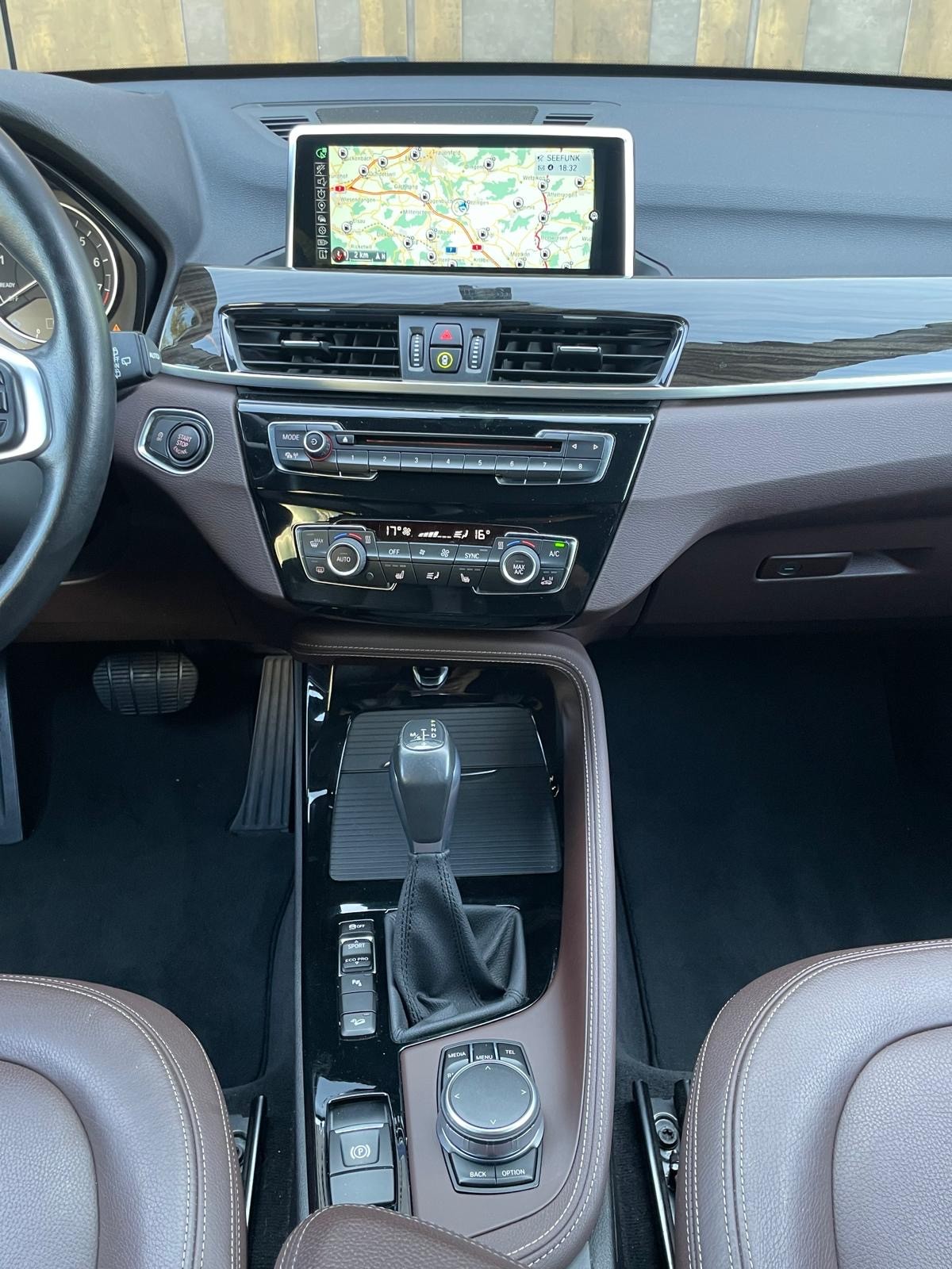 BMW X1 xDrive 25i Steptronic-image-19