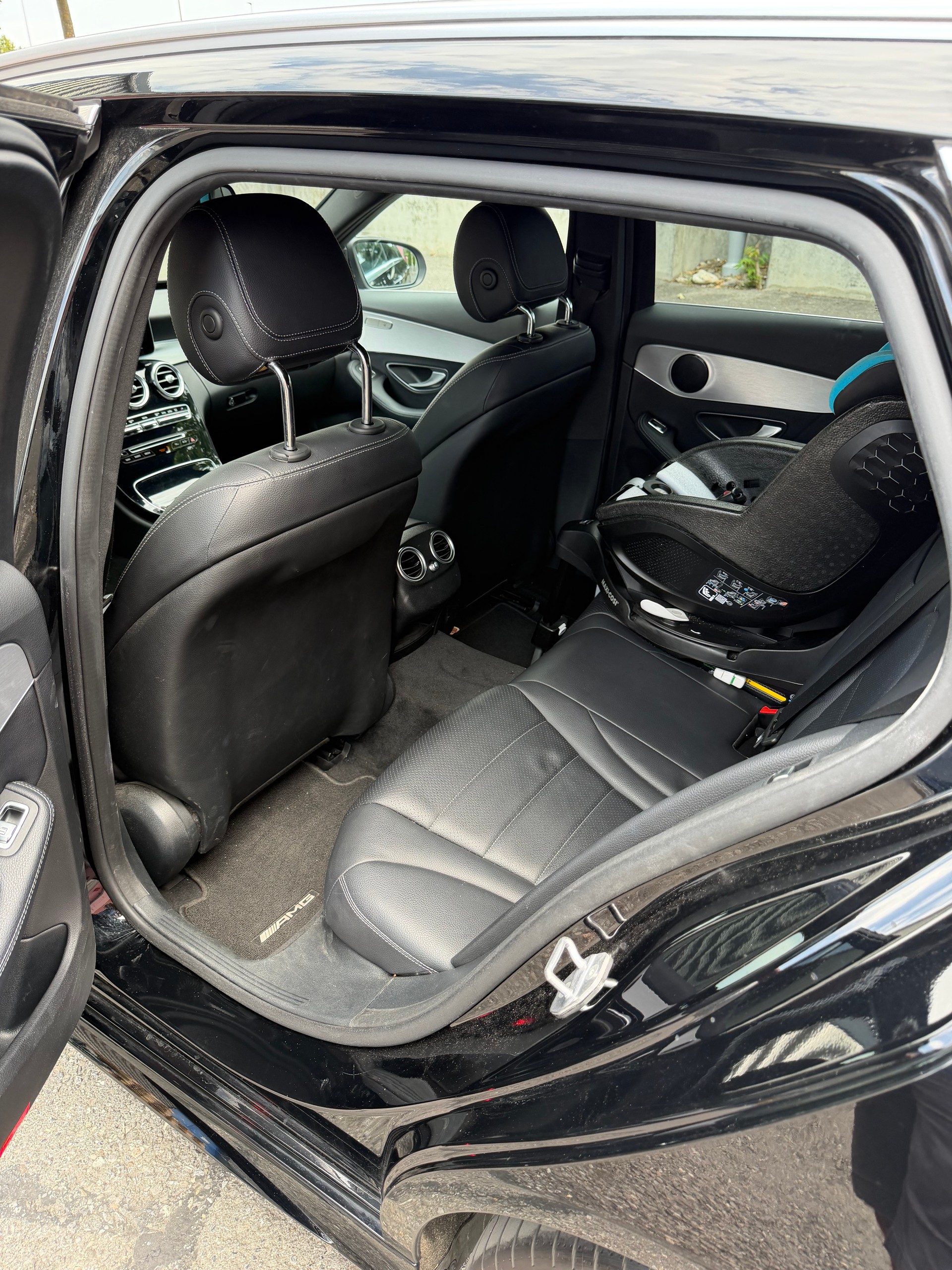 MERCEDES-BENZ C 200 AMG Line 4matic-image-3