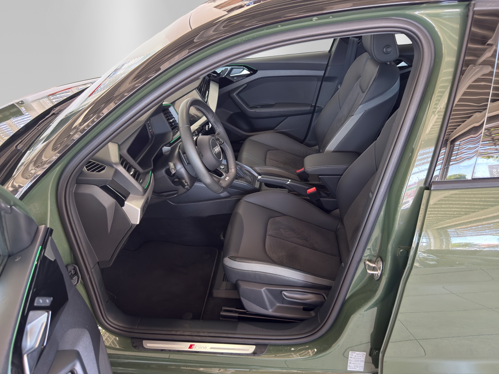 AUDI A1 Sportback 40 TFSI S Line S-tronic, districtgrün met.-image-8