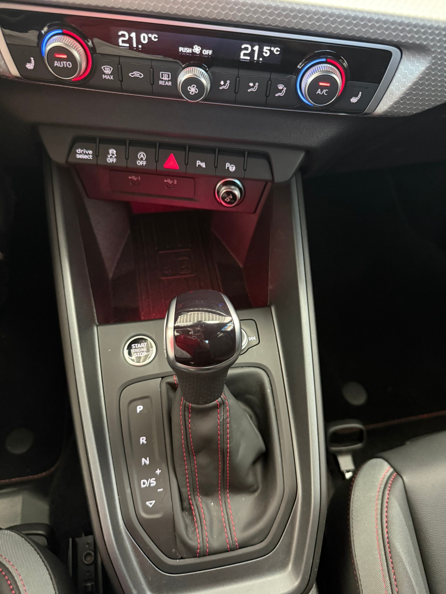 AUDI A1 Sportback 40 TFSI S Line S-tronic, districtgrün met.-image-21