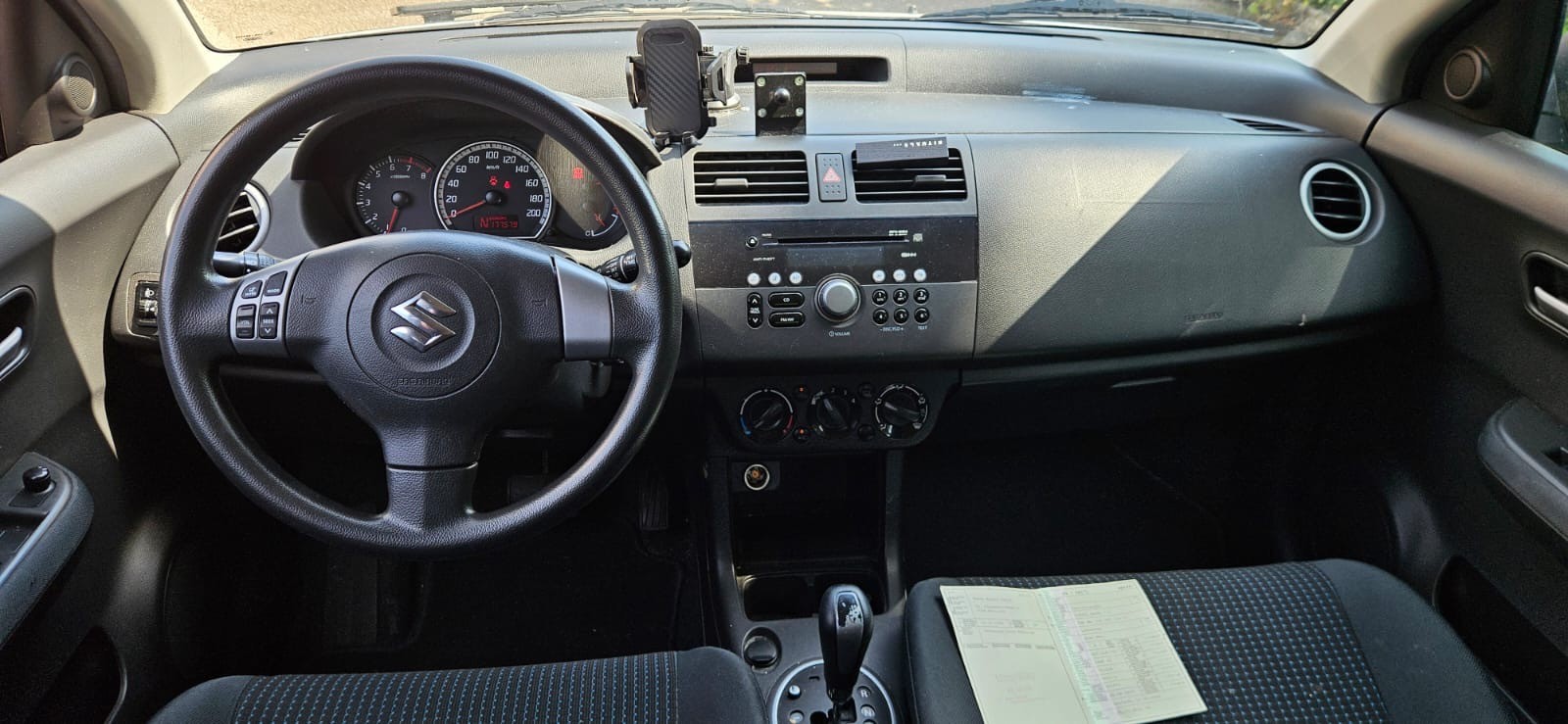 SUZUKI Swift 1.3i 16V GL-image-1