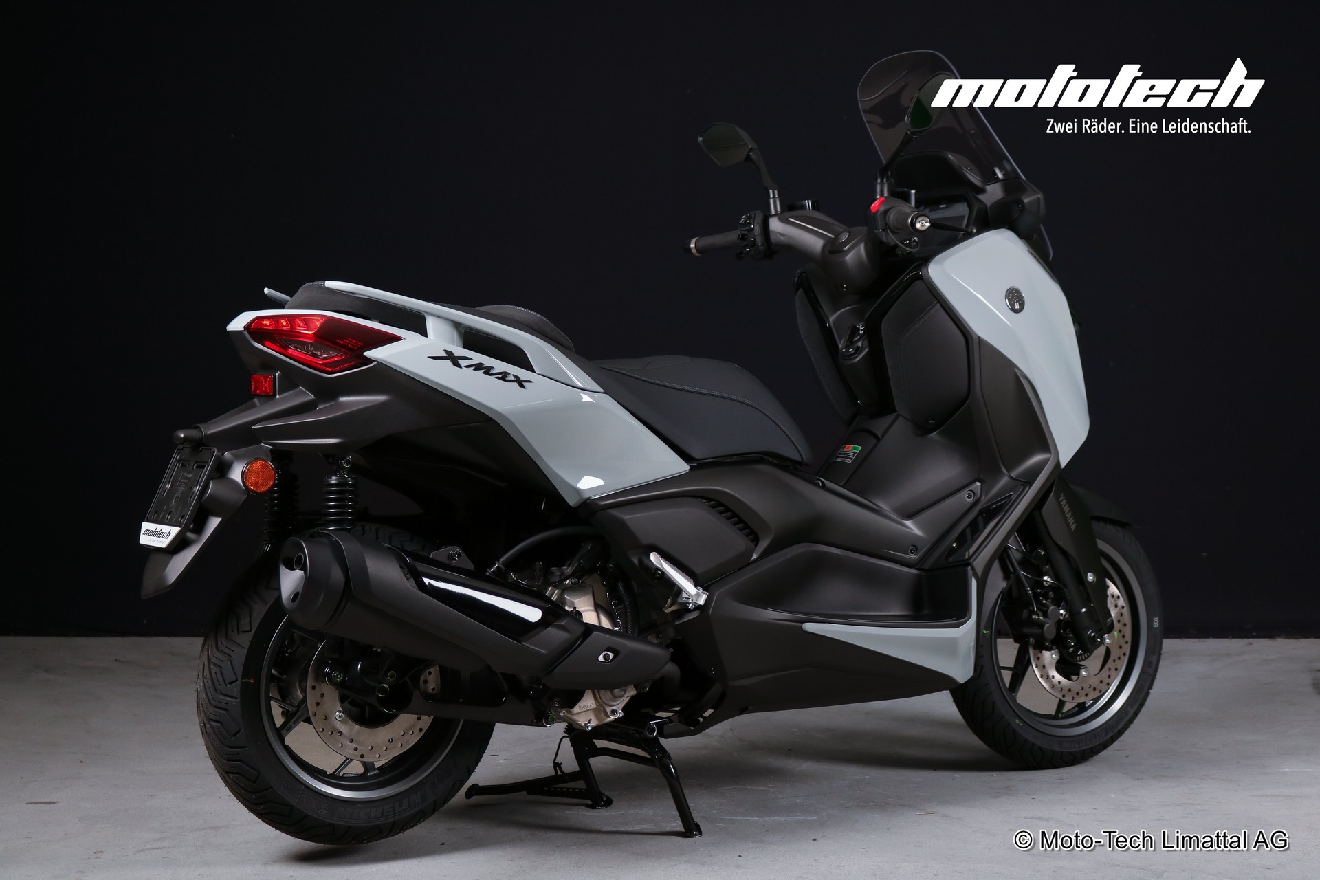 YAMAHA X-Max 300 Tech Max+-showroom-element-2