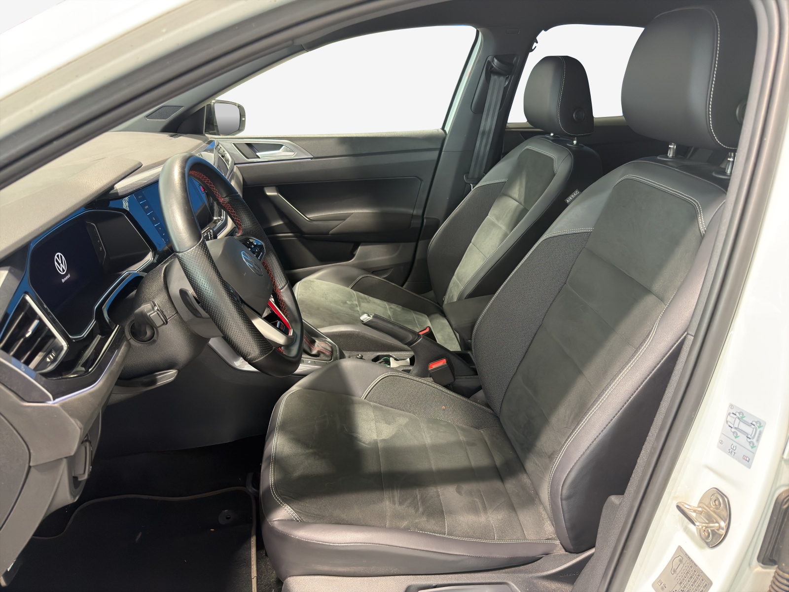 VW Polo 2.0 TSI GTI DSG-image-7