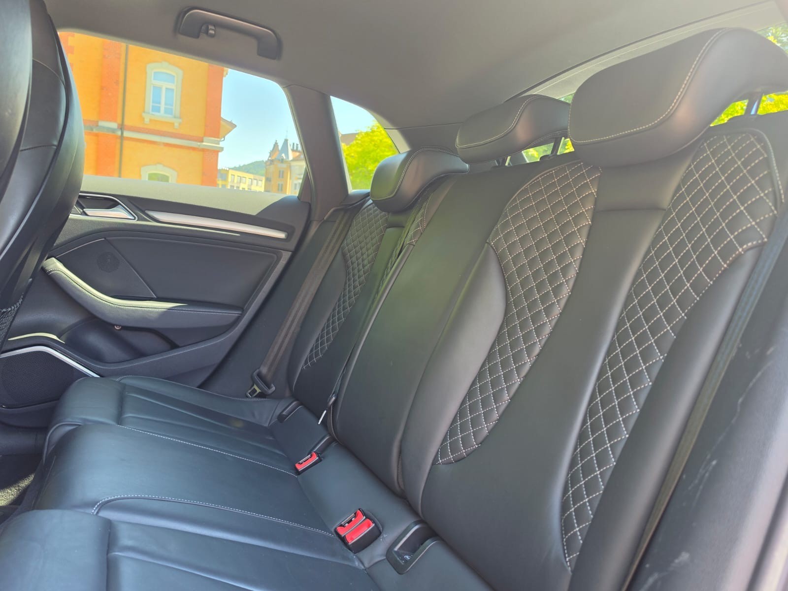 AUDI 2.0 T FSI quattro S-Tronic-image-11