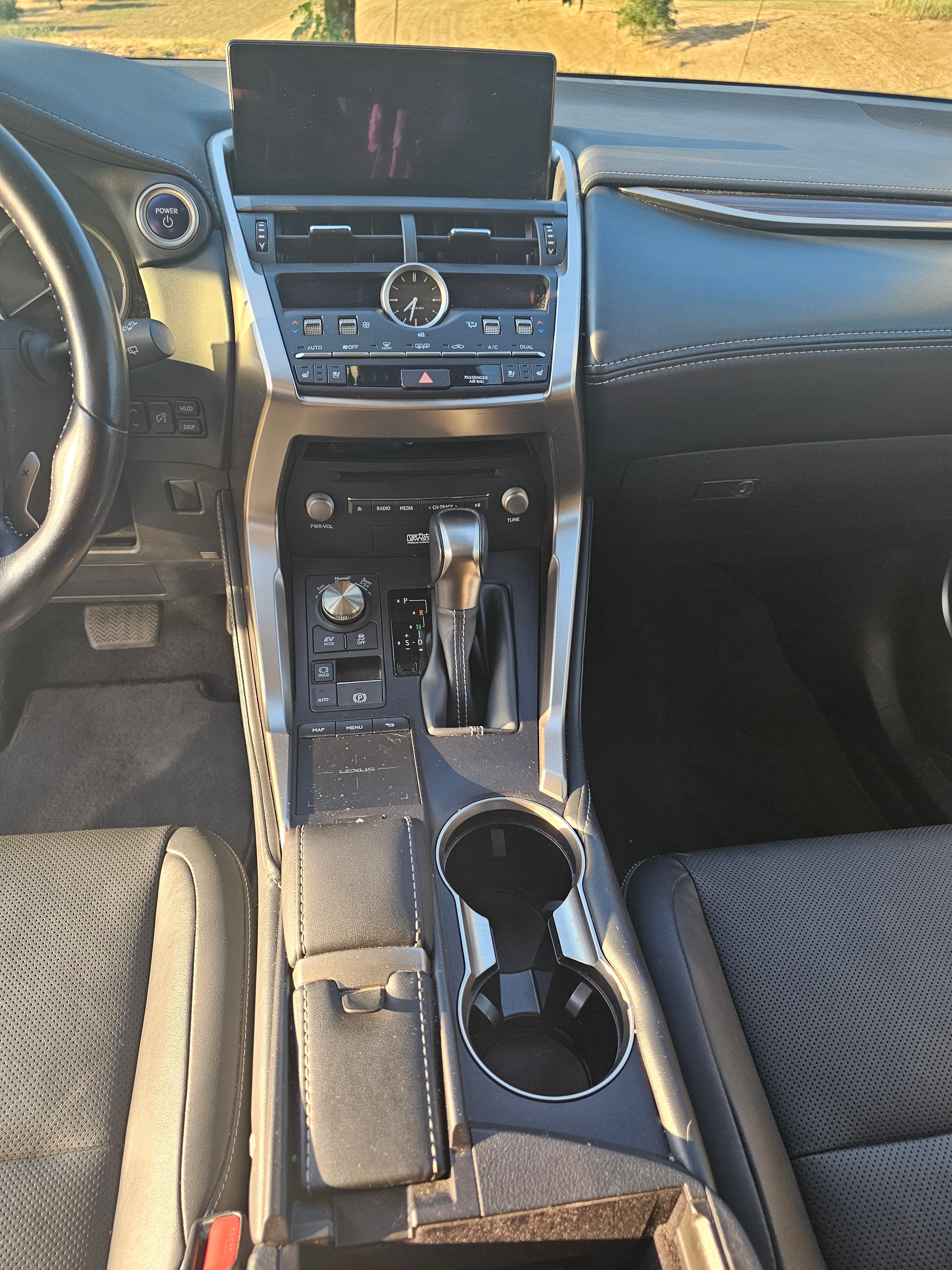 LEXUS 300h Excellence-image-5
