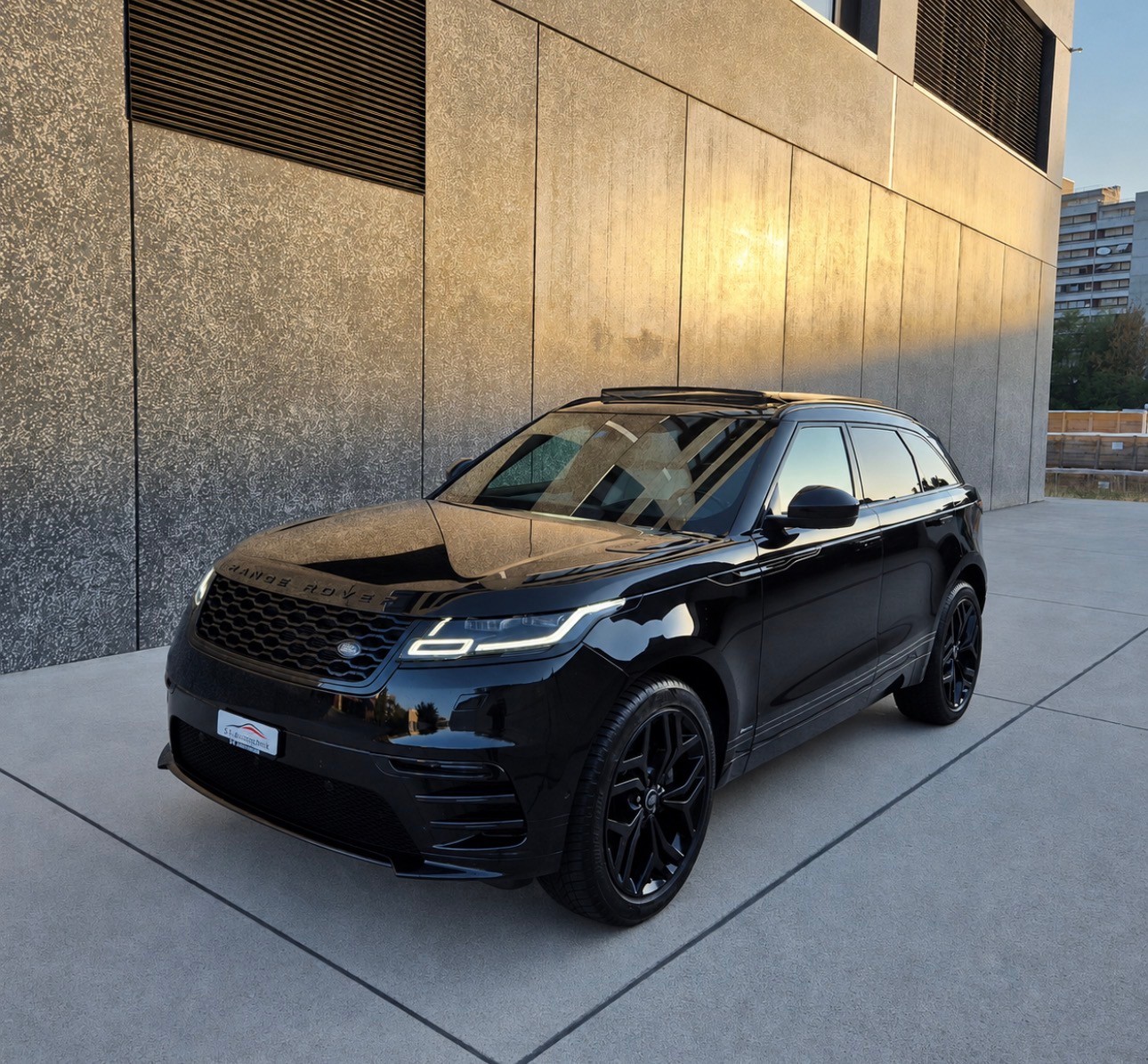 LAND ROVER Range Rover Velar R-Dynamic D 240 SE Automatic-image-0