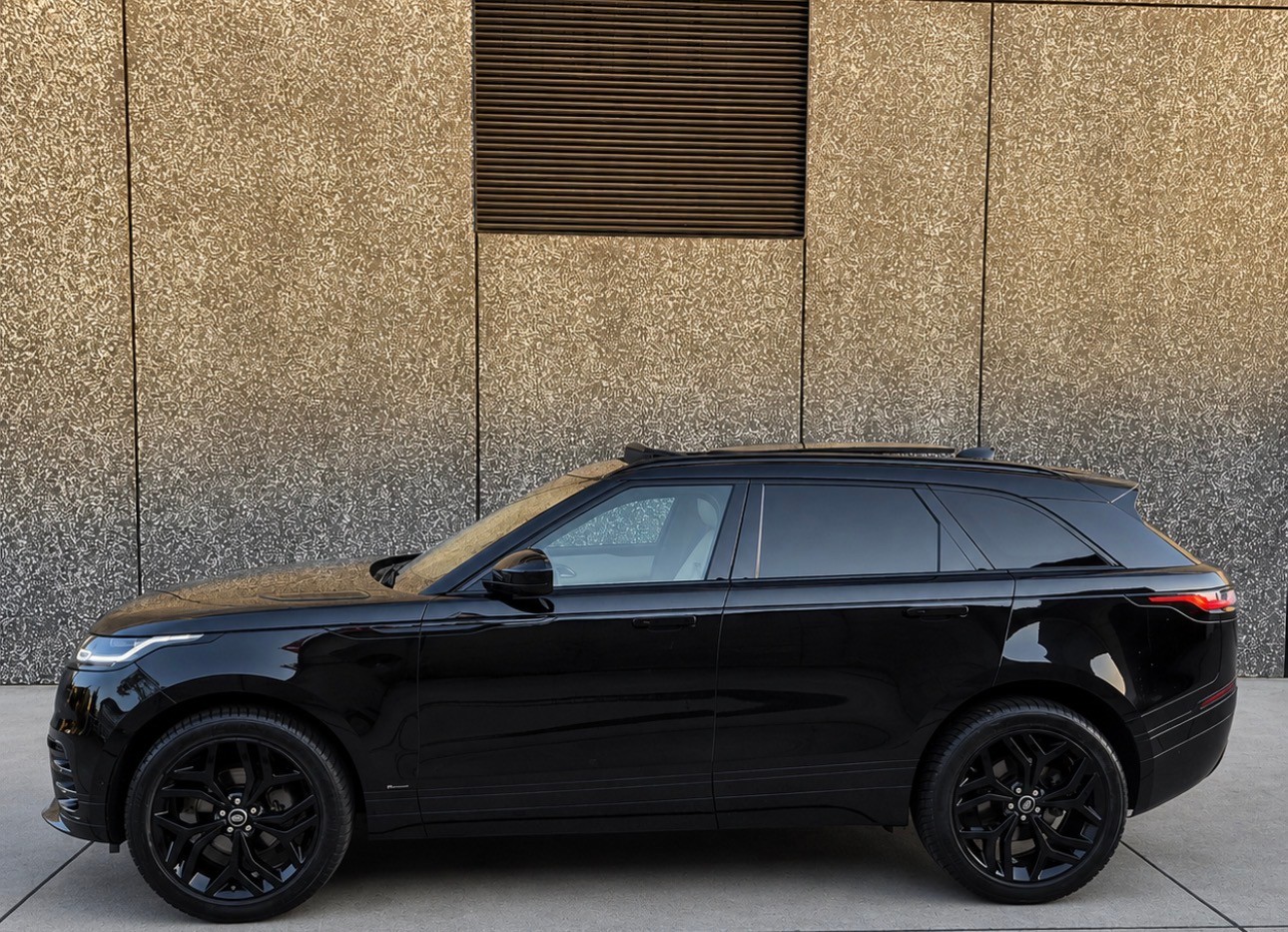 LAND ROVER Range Rover Velar R-Dynamic D 240 SE Automatic-image-13