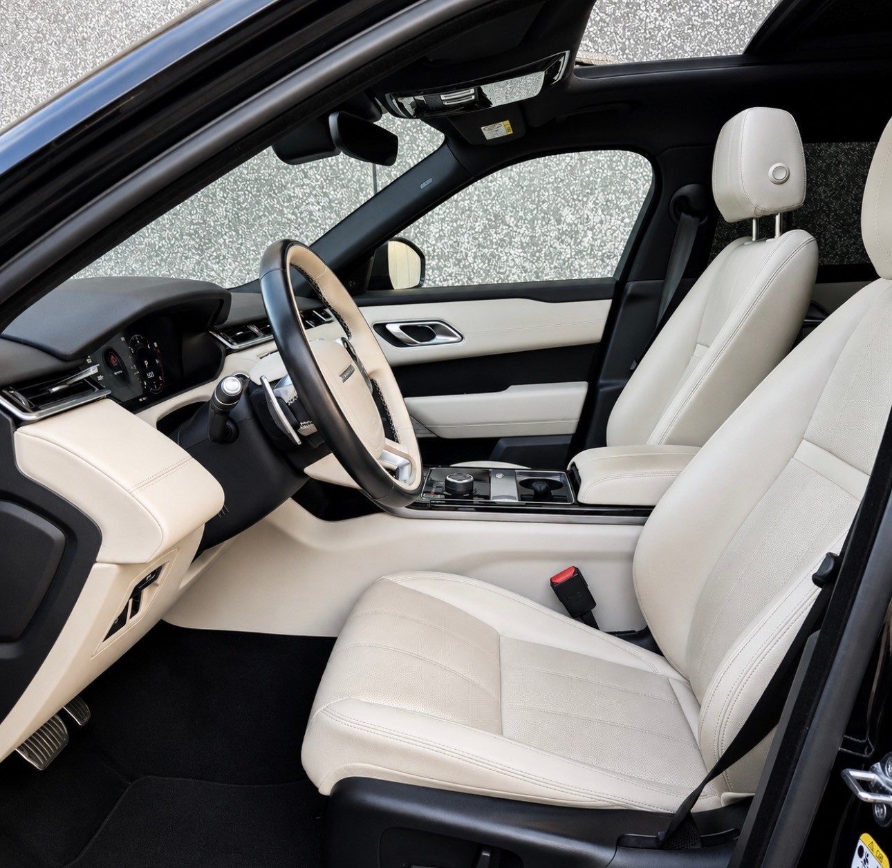 LAND ROVER Range Rover Velar R-Dynamic D 240 SE Automatic-image-4