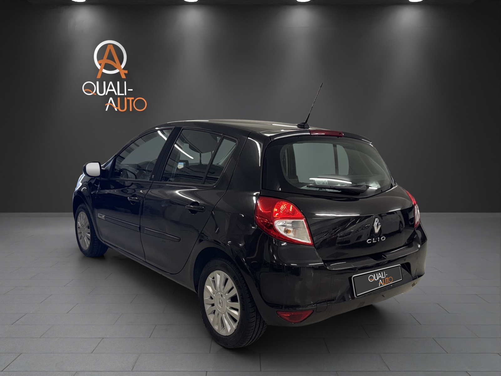 RENAULT Clio 1.6 16V 20th Edition Automatic-showroom-element-3