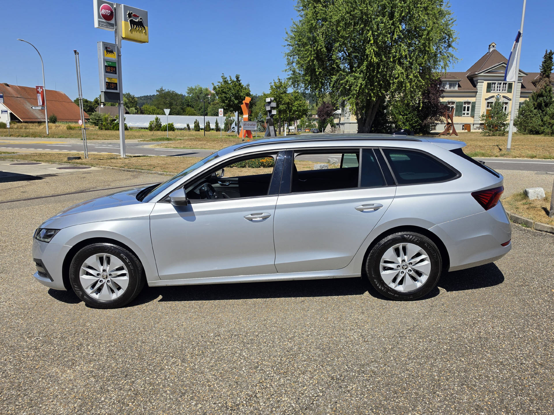 SKODA Octavia Combi 2.0 TDI Ambition 4x4 DSG-image-1