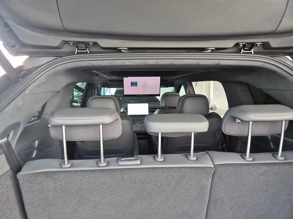 XPENG X9 7-Sitzer mit AHK & Bildschirm hinten-image-11