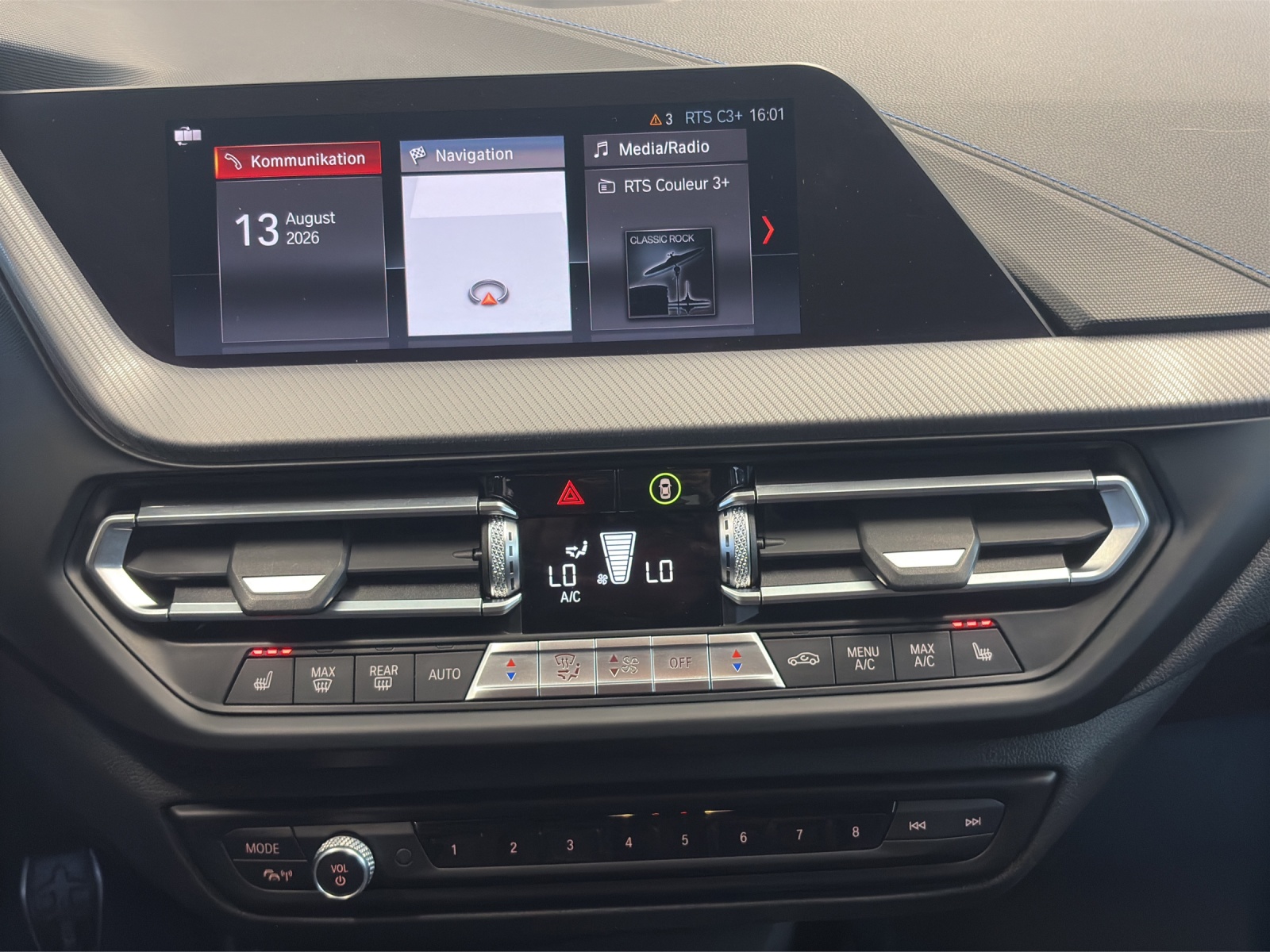 BMW 118i-image-13