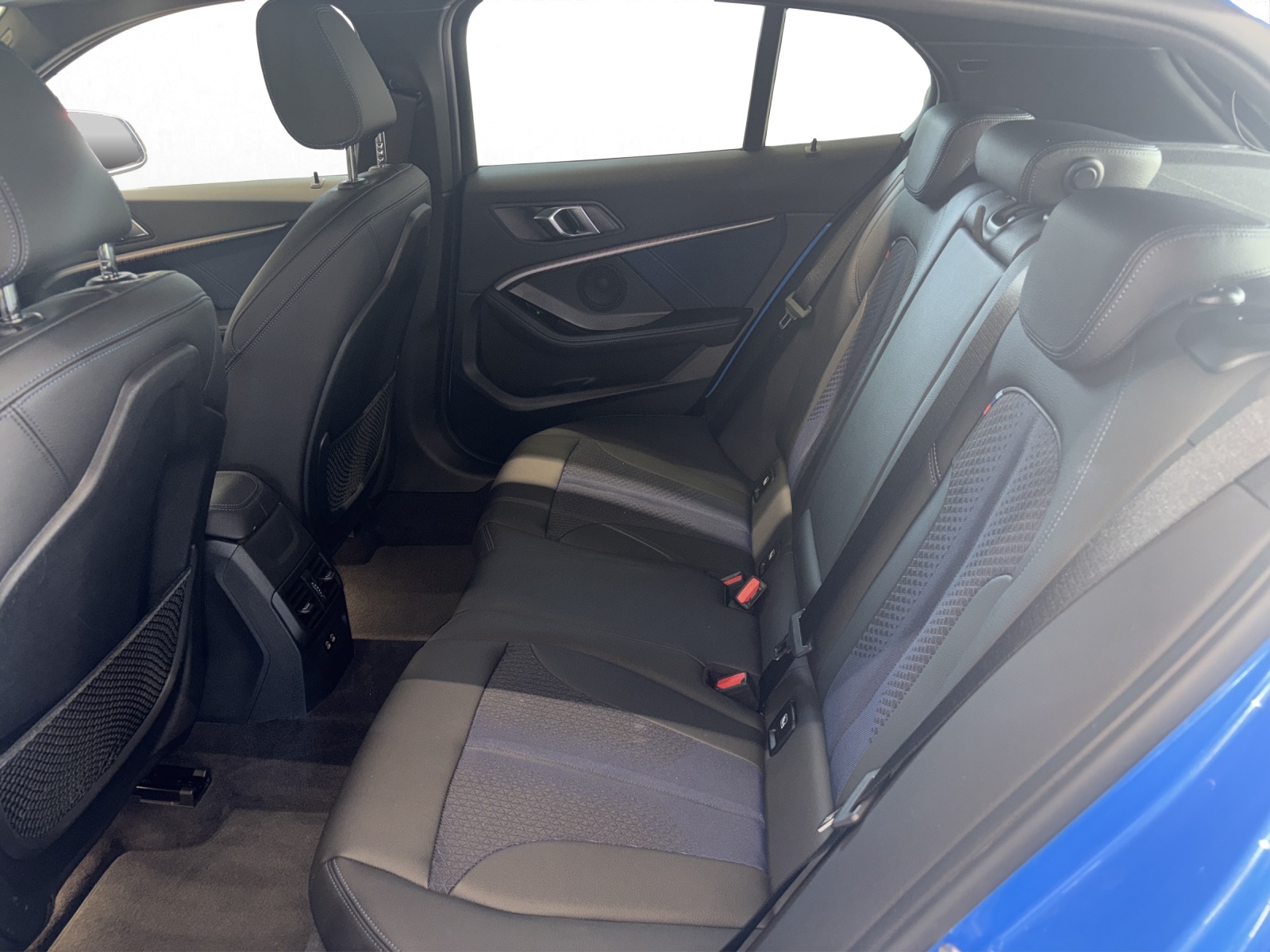 BMW 118i-image-8