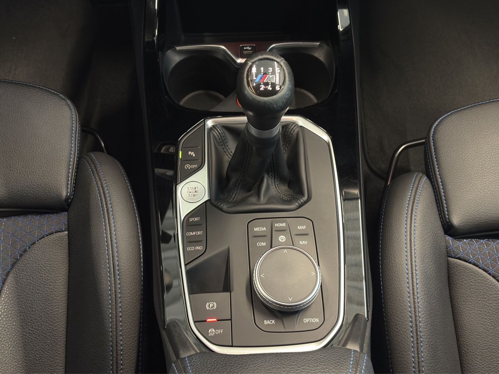 BMW 118i-image-15