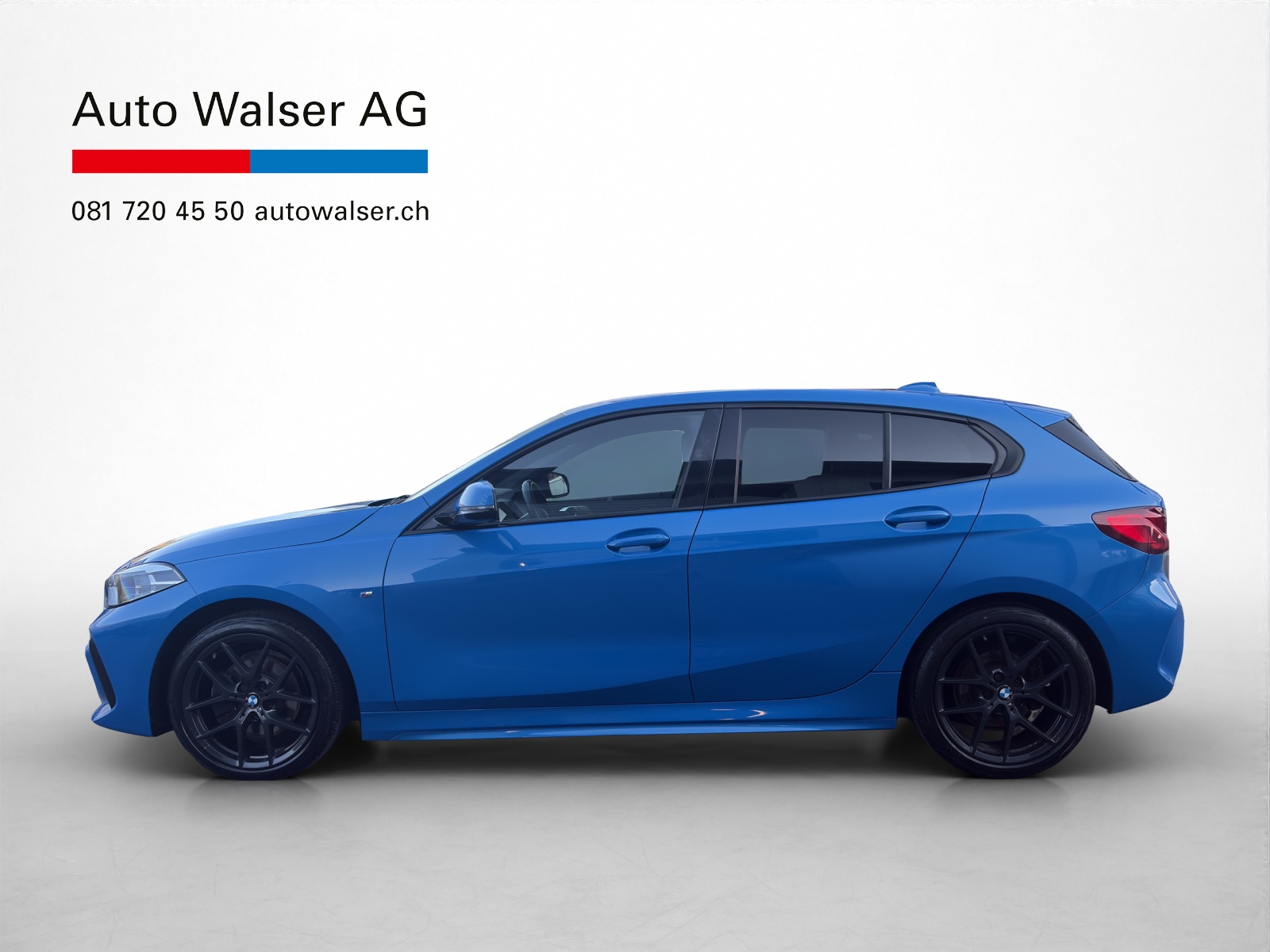 BMW 118i-showroom-element-1