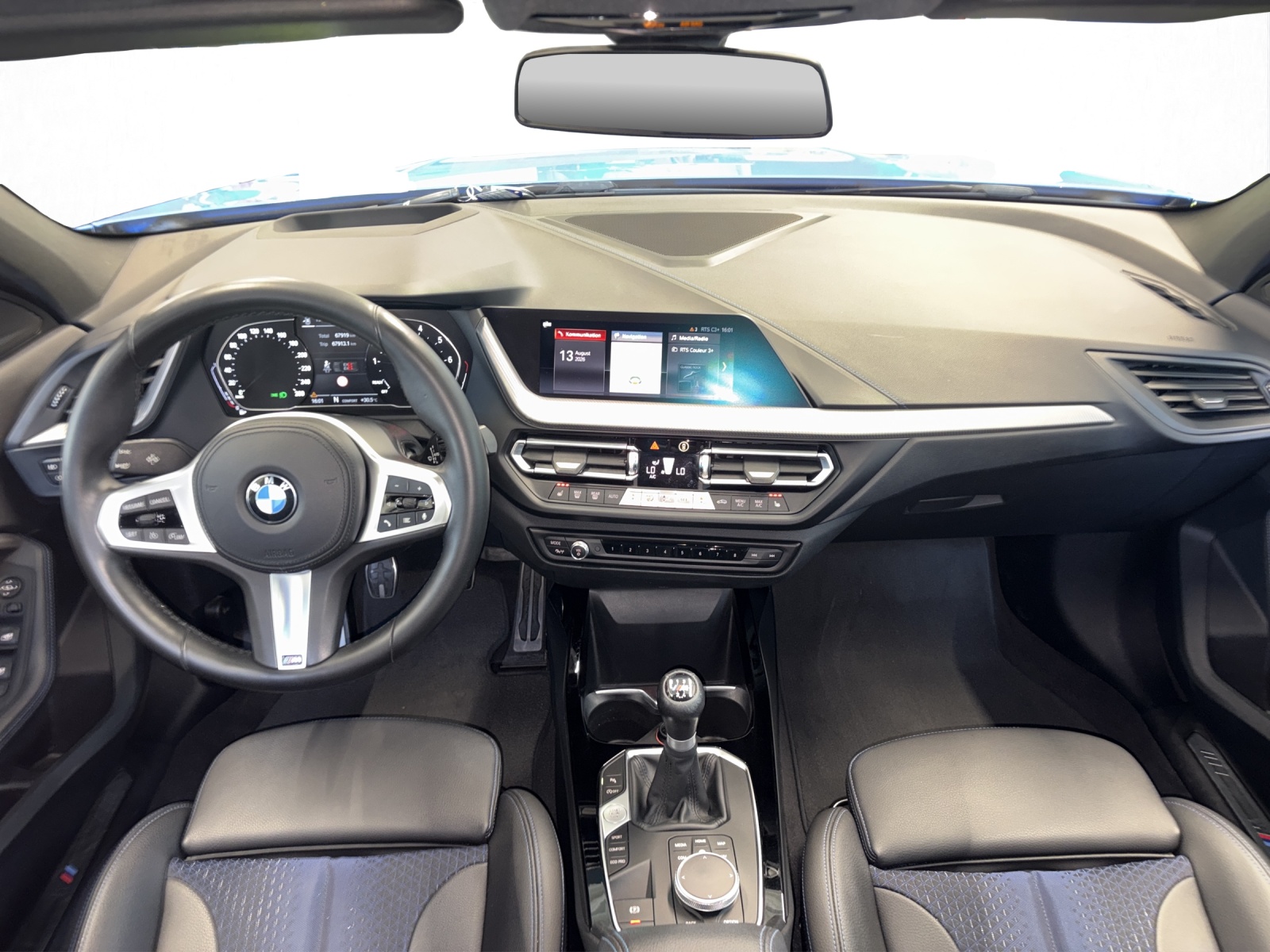 BMW 118i-image-14