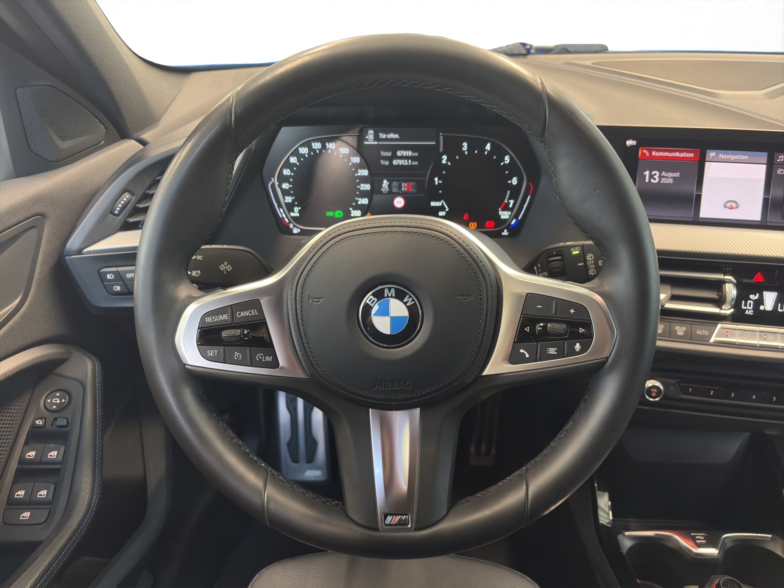 BMW 118i-image-12