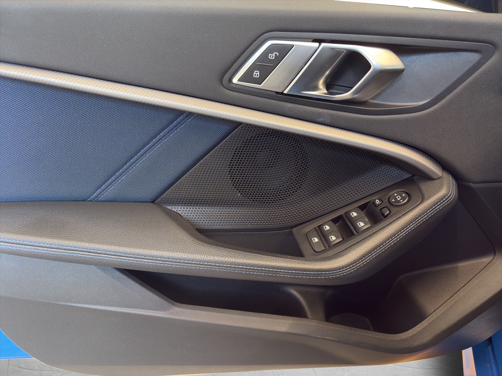 BMW 118i-image-18