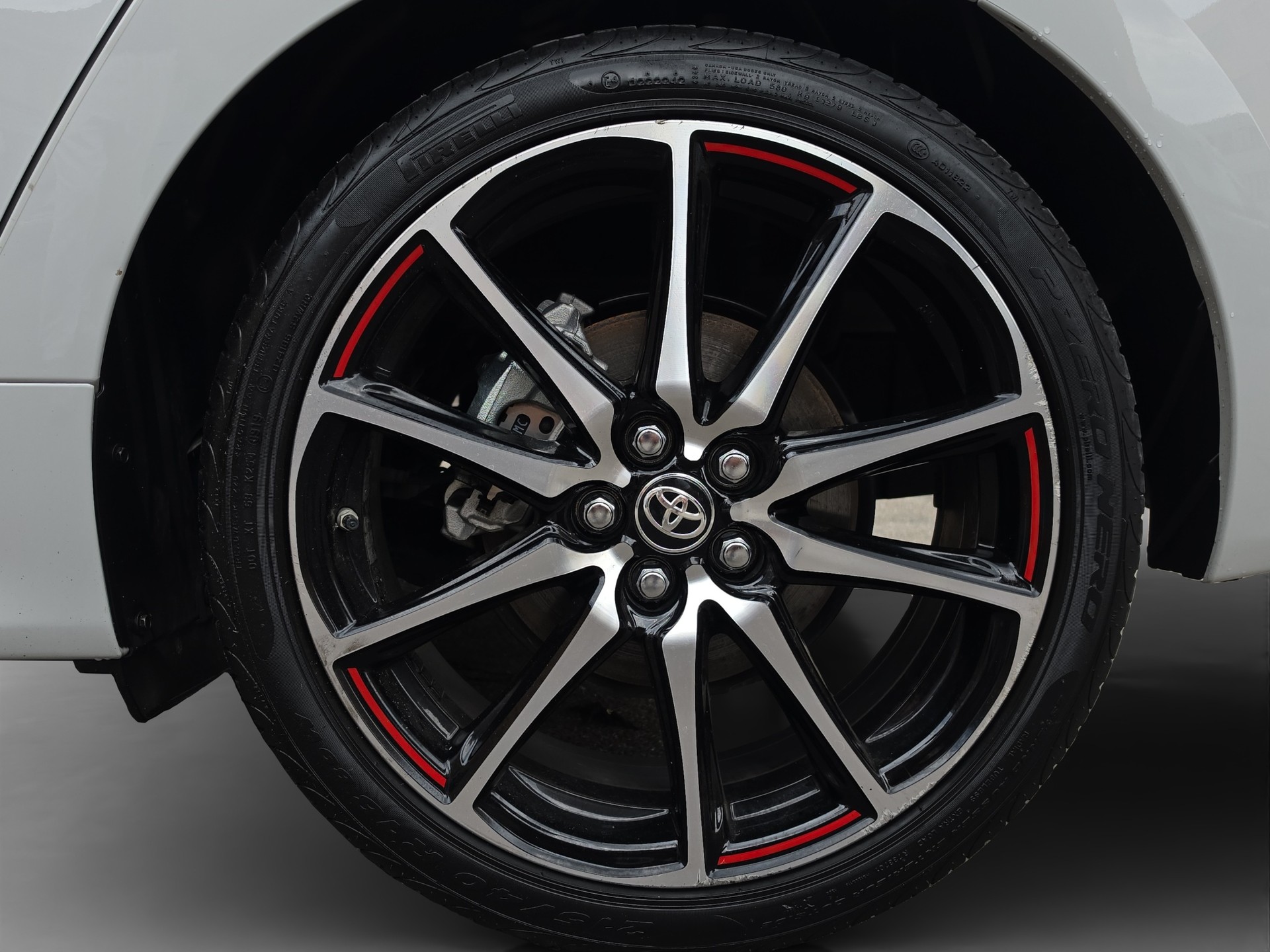 TOYOTA Yaris 1.5 GR Sport e-CVT-image-16