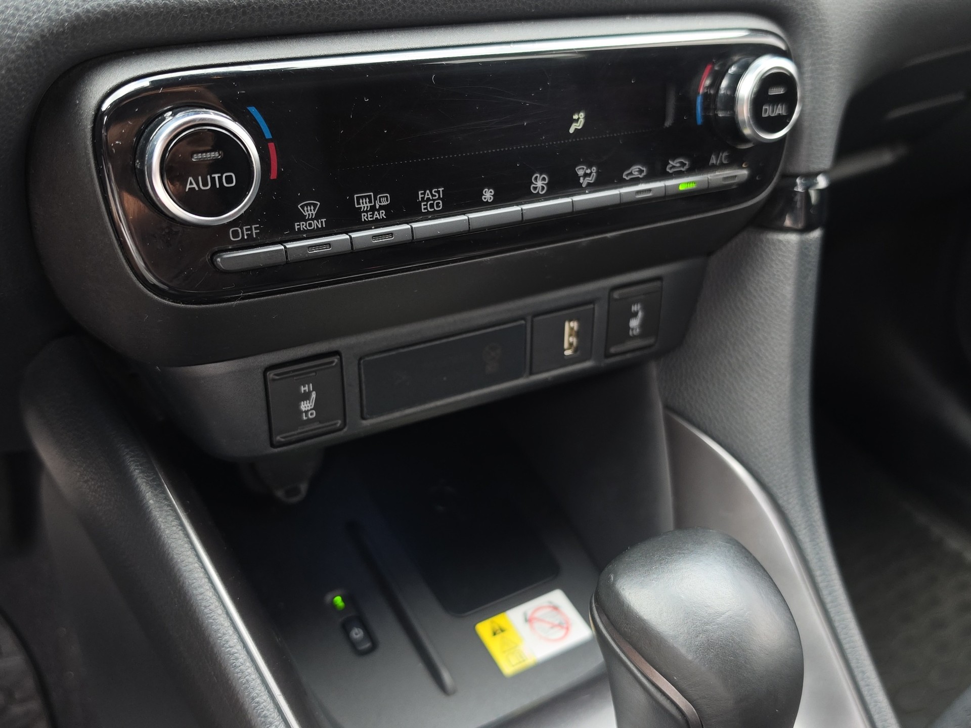 TOYOTA Yaris 1.5 GR Sport e-CVT-image-11