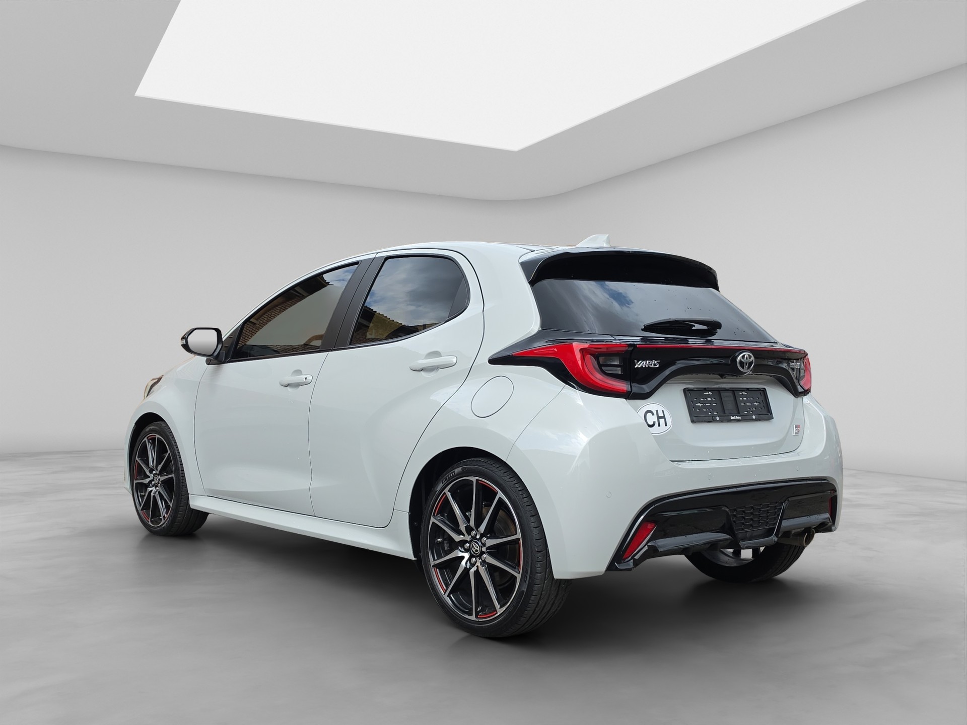 TOYOTA Yaris 1.5 GR Sport e-CVT-image-3