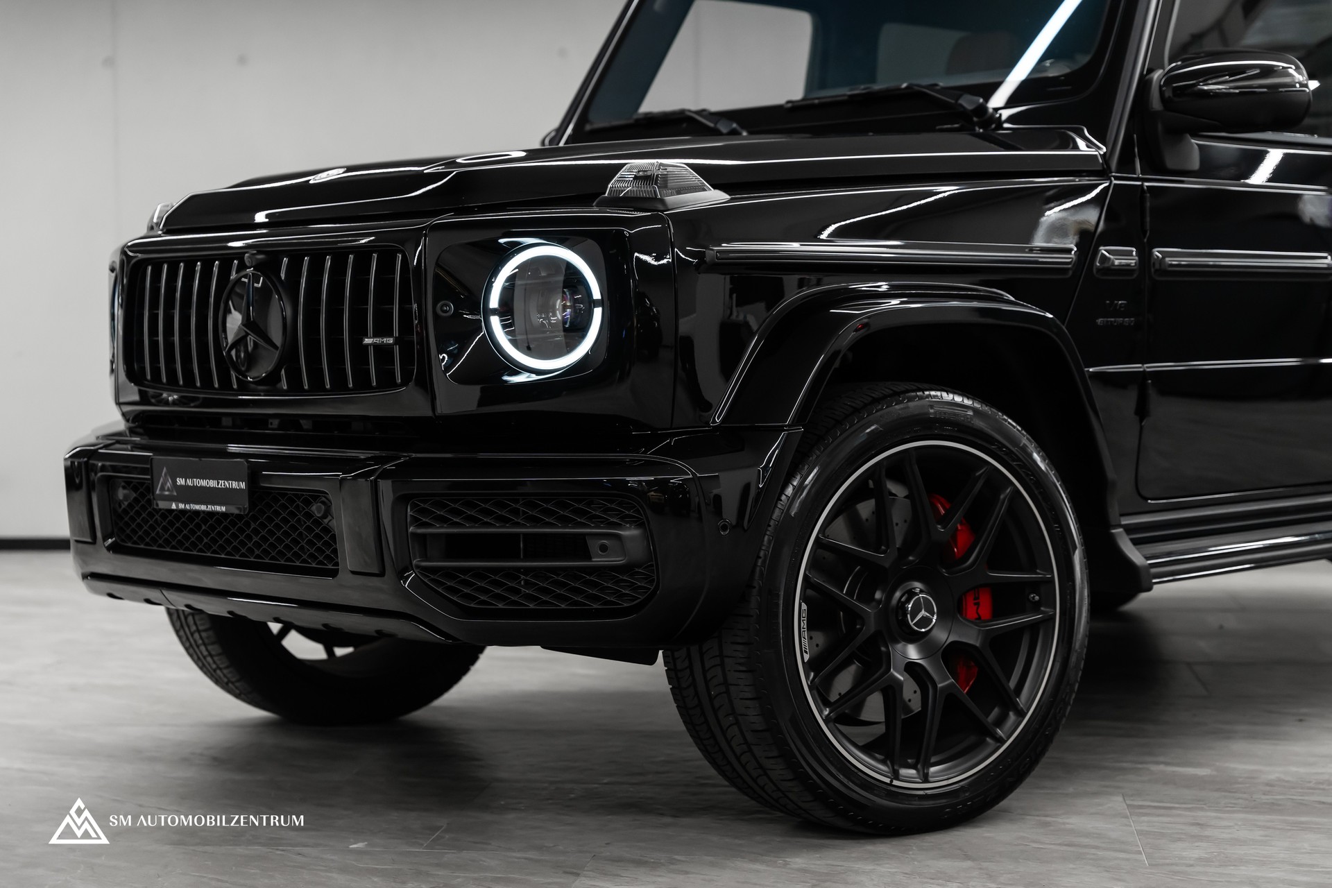 MERCEDES-BENZ G 63 AMG Manufaktur / Vollausstattung / Panorama / 360° / Sitzbelüftung / Massage-showroom-element-3