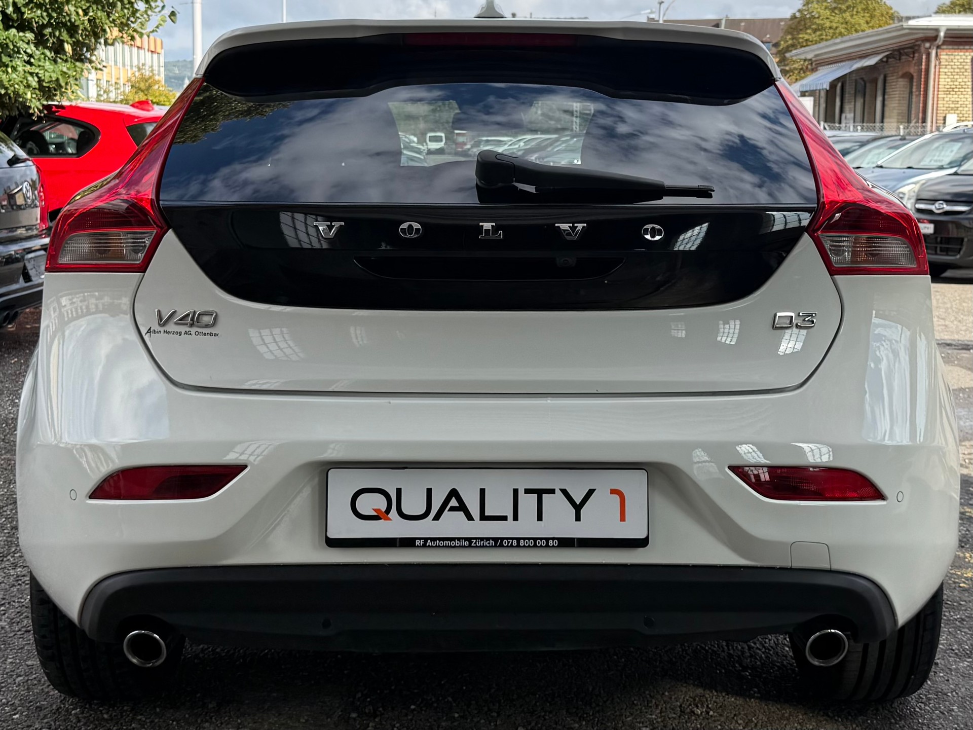 VOLVO V40 D3 Summum Geartronic-image-6