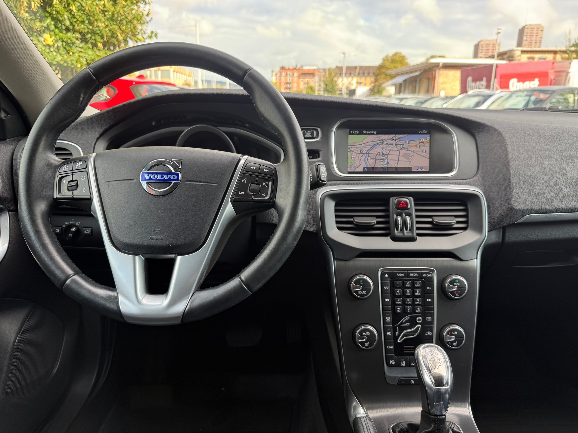 VOLVO V40 D3 Summum Geartronic-image-9