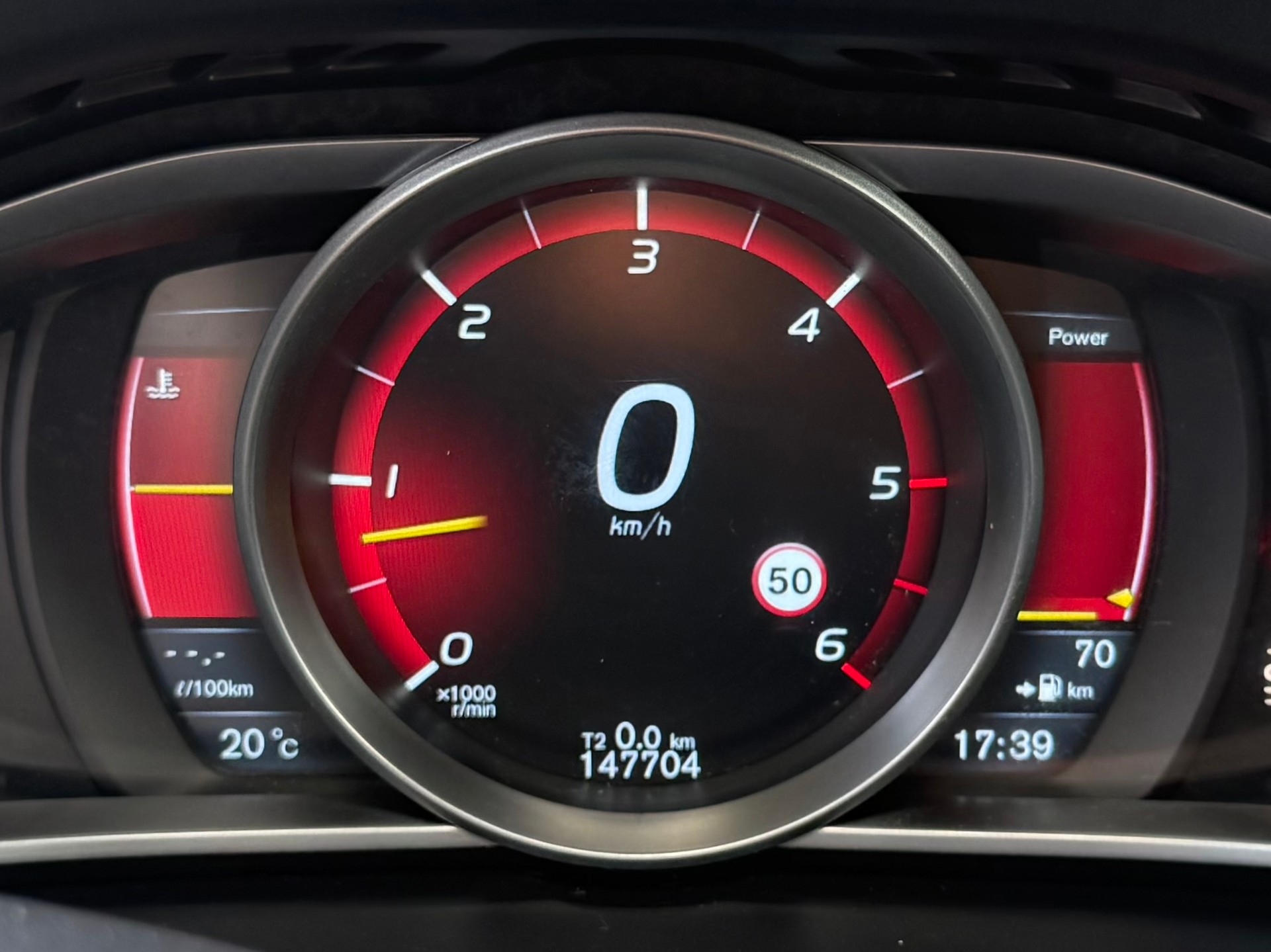 VOLVO V40 D3 Summum Geartronic-image-15
