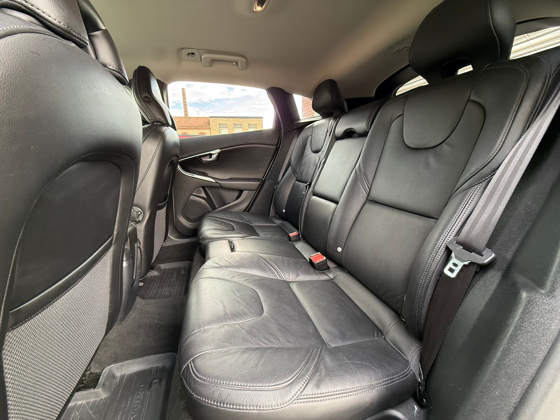 VOLVO V40 D3 Summum Geartronic-image-13