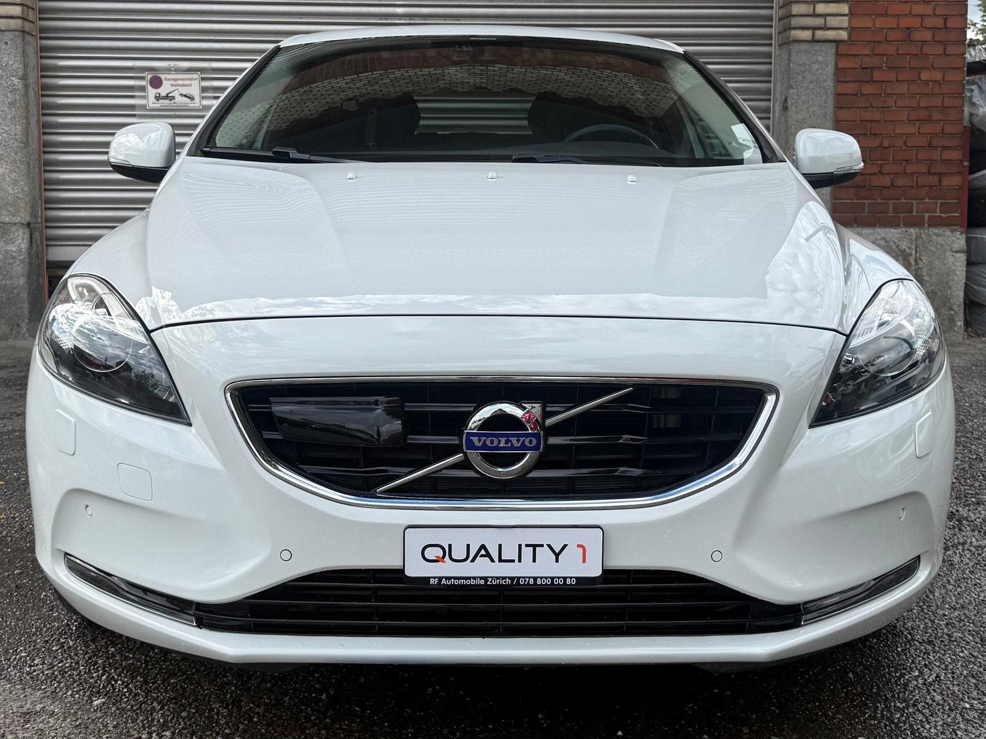 VOLVO V40 D3 Summum Geartronic-image-1