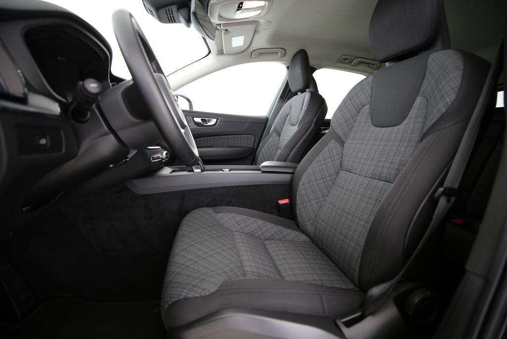 VOLVO XC60 2.0 B4 MH Core-image-3