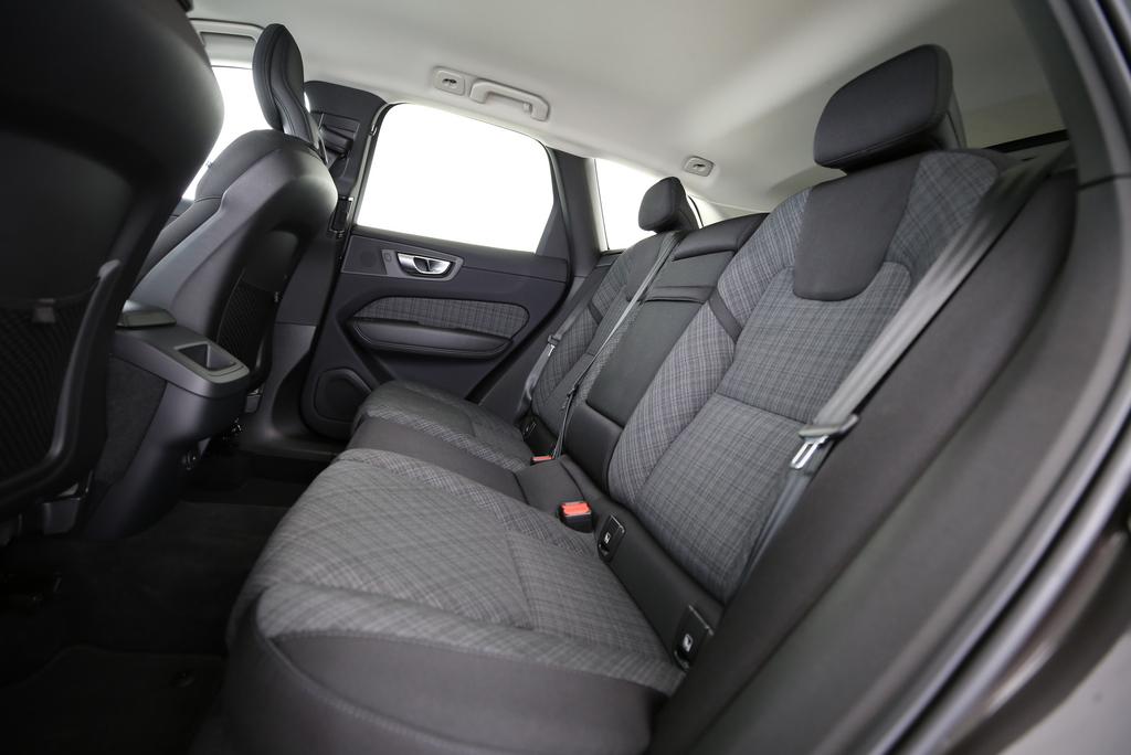 VOLVO XC60 2.0 B4 MH Core-image-7