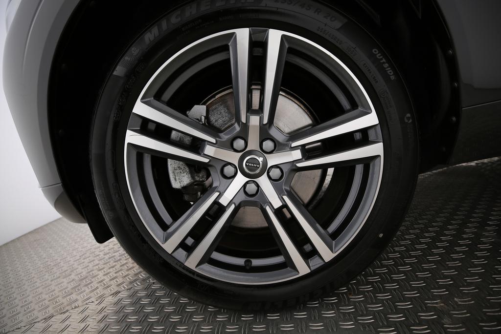 VOLVO XC60 2.0 B4 MH Core-image-9