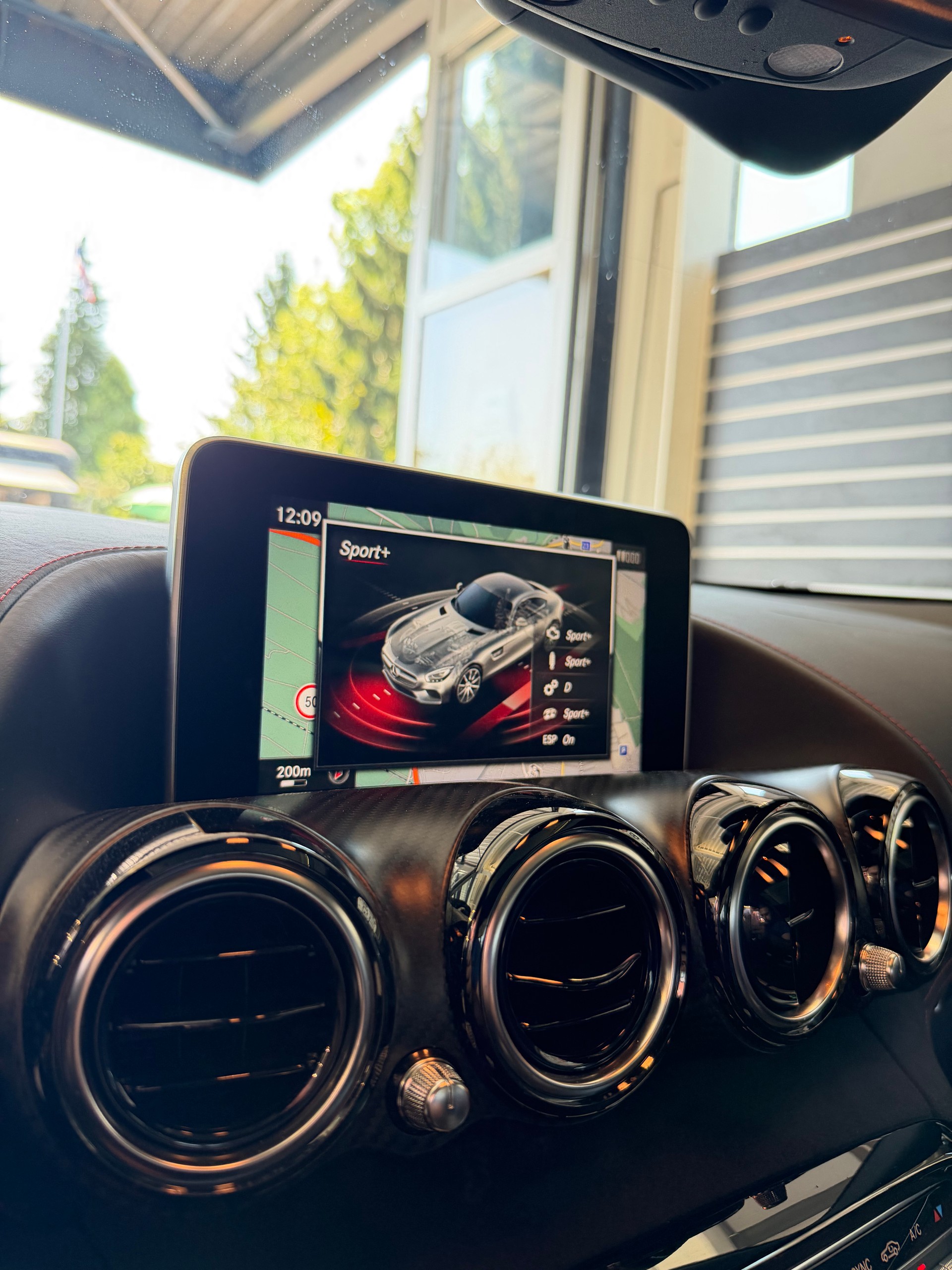 MERCEDES-BENZ AMG GT S Coupé-image-13