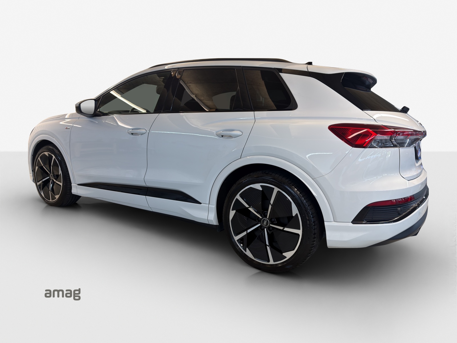 AUDI Q4 e-tron 50 quattro-image-2