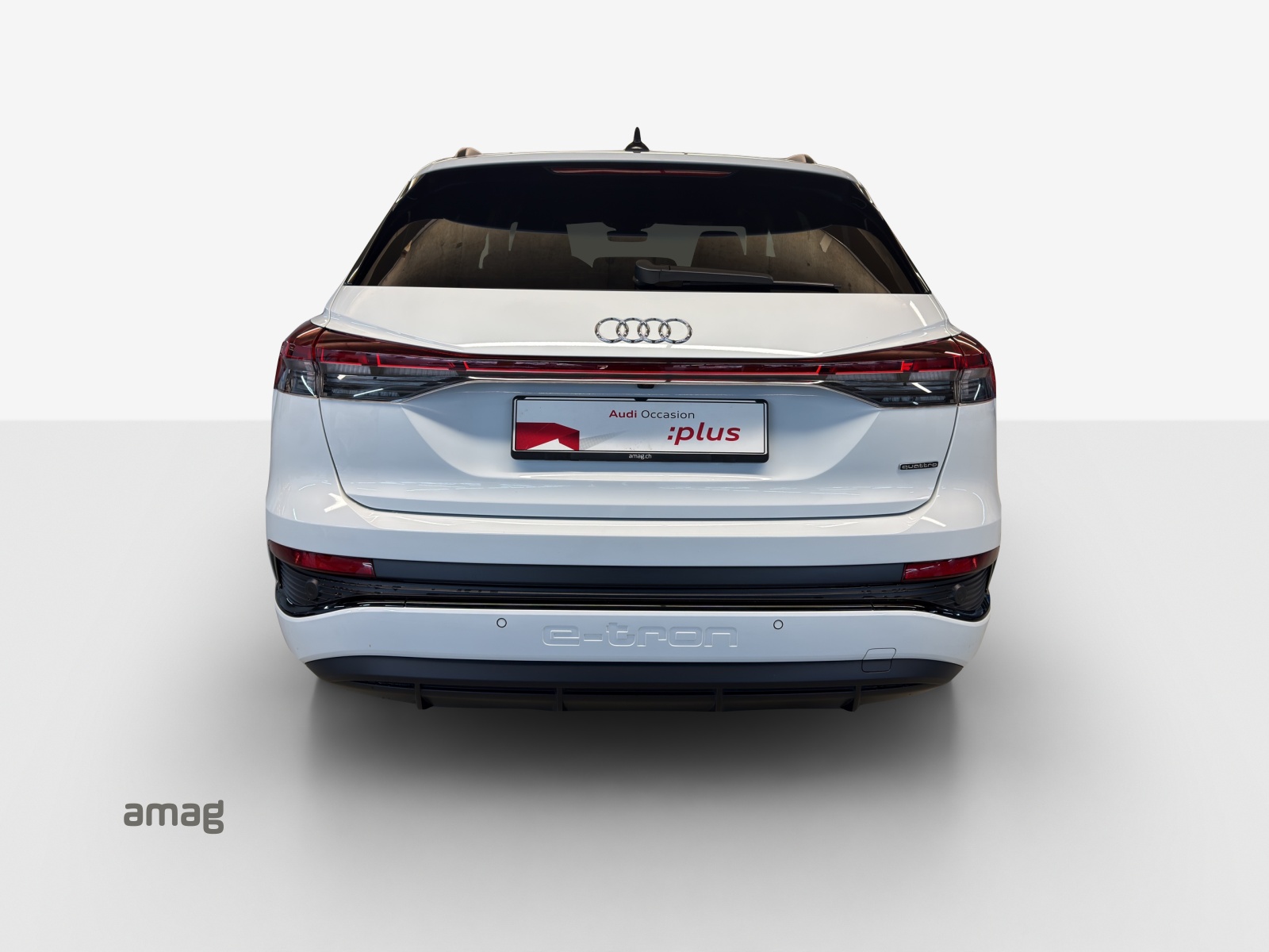 AUDI Q4 e-tron 50 quattro-image-4