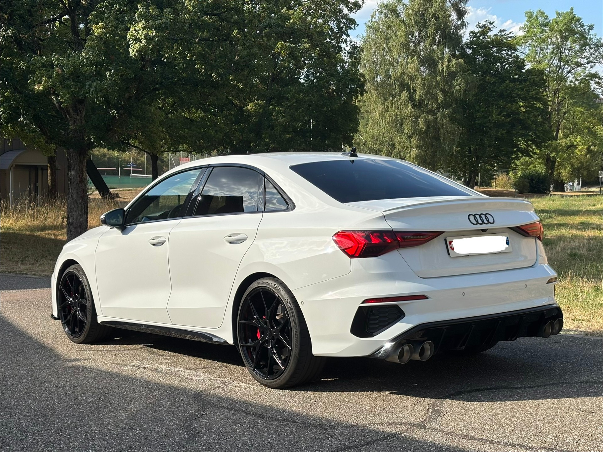 AUDI S3 Limousine 2.0 TFSI quattro S-Tronic-image-2